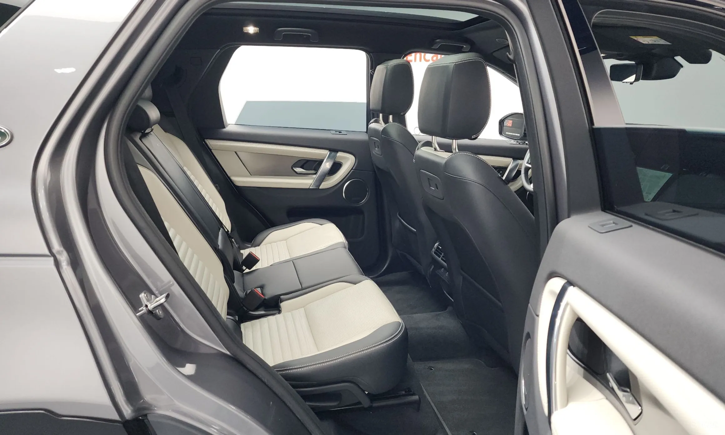 Land Rover Discovery Sports превью 12