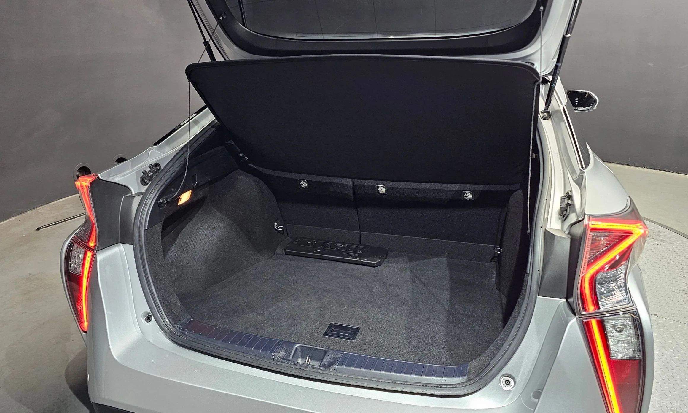 Toyota Prius 4th Generation превью 20
