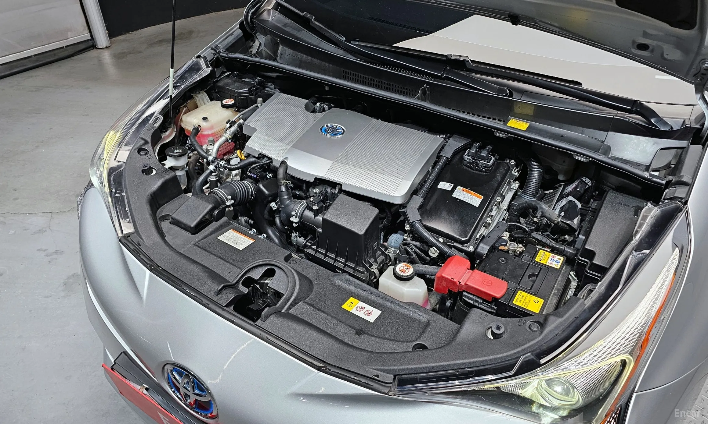Toyota Prius 4th Generation превью 6