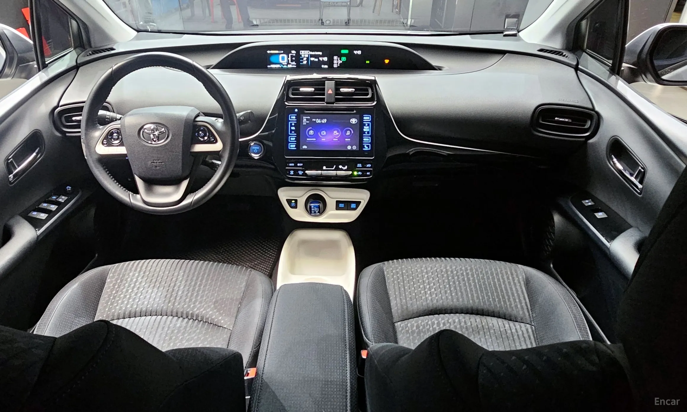 Toyota Prius 4th Generation превью 7