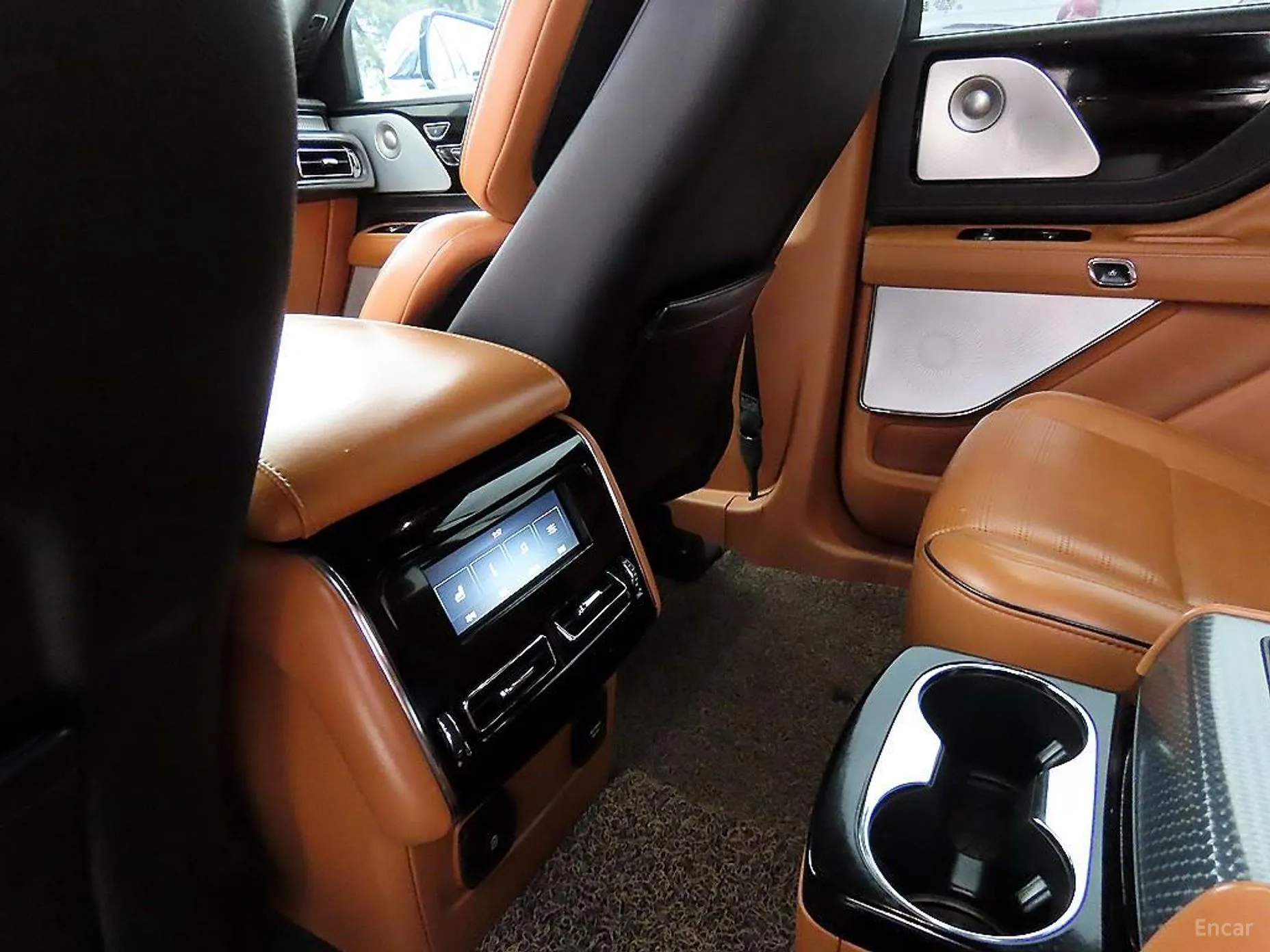 Lincoln Aviator 2nd Generation превью 15