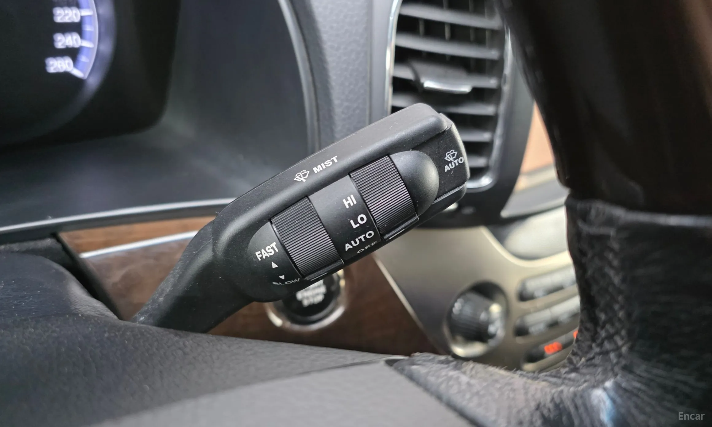 KG Mobility (SsangYong) Chairman W превью 18