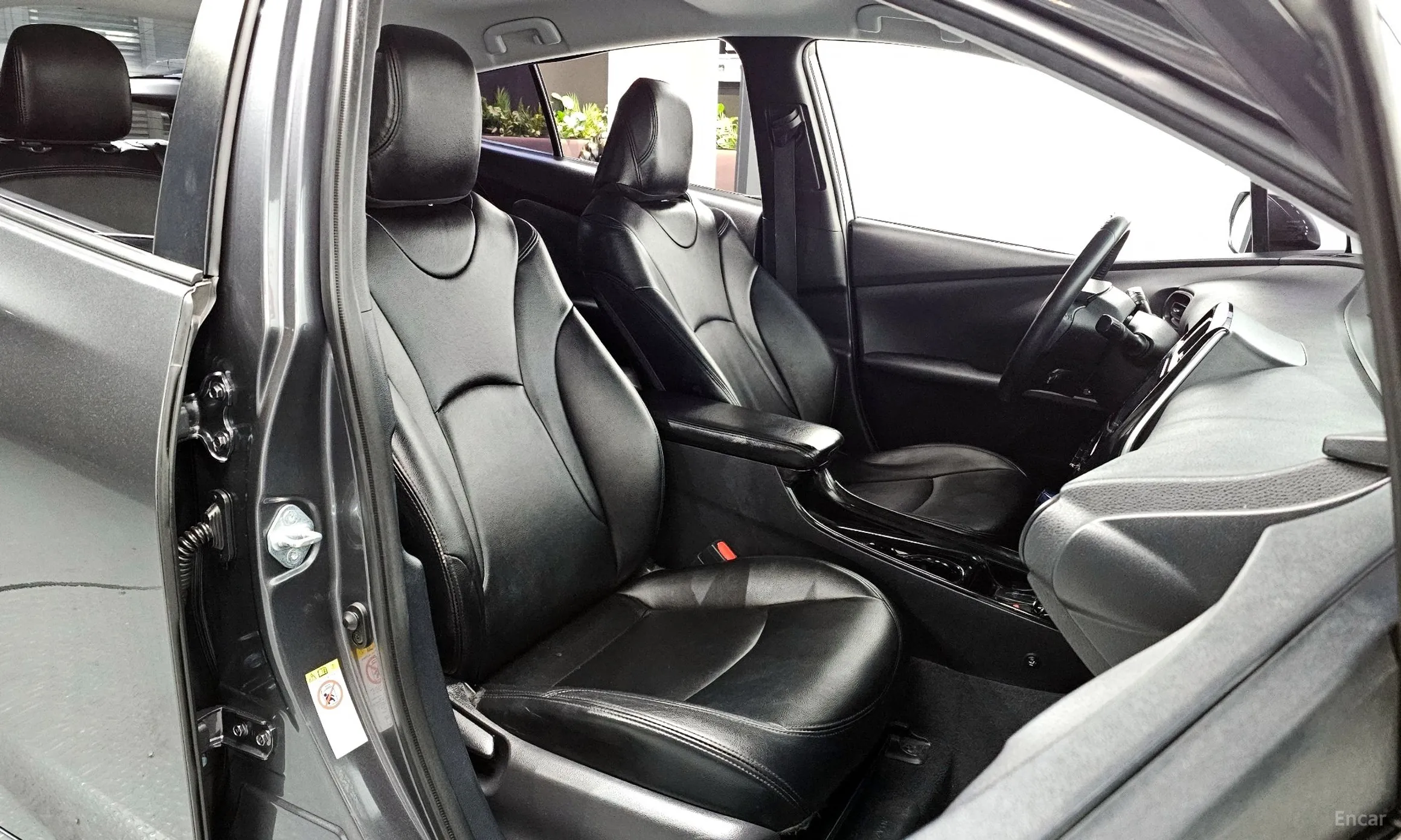 Toyota Prius 4th Generation превью 10