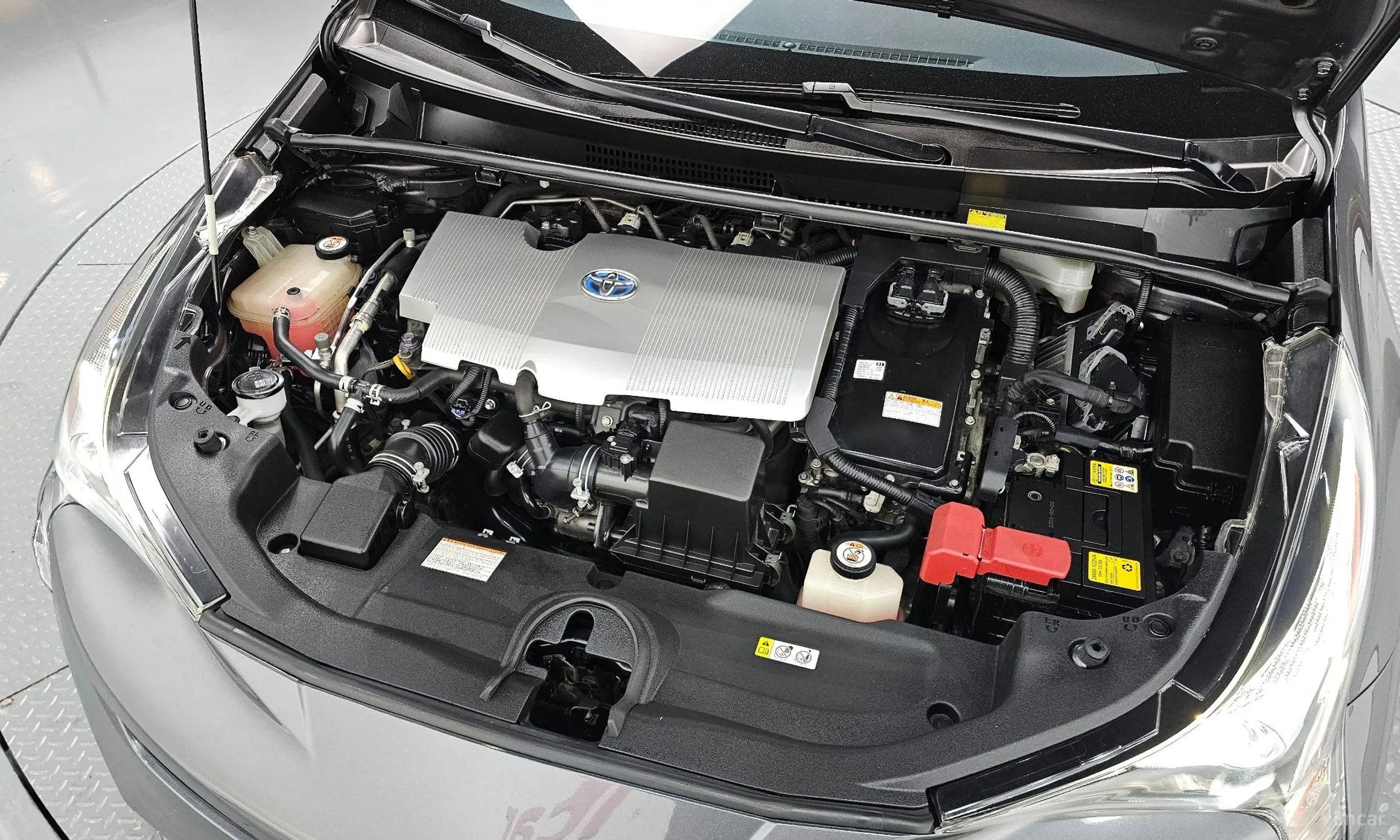Toyota Prius 4th Generation превью 6