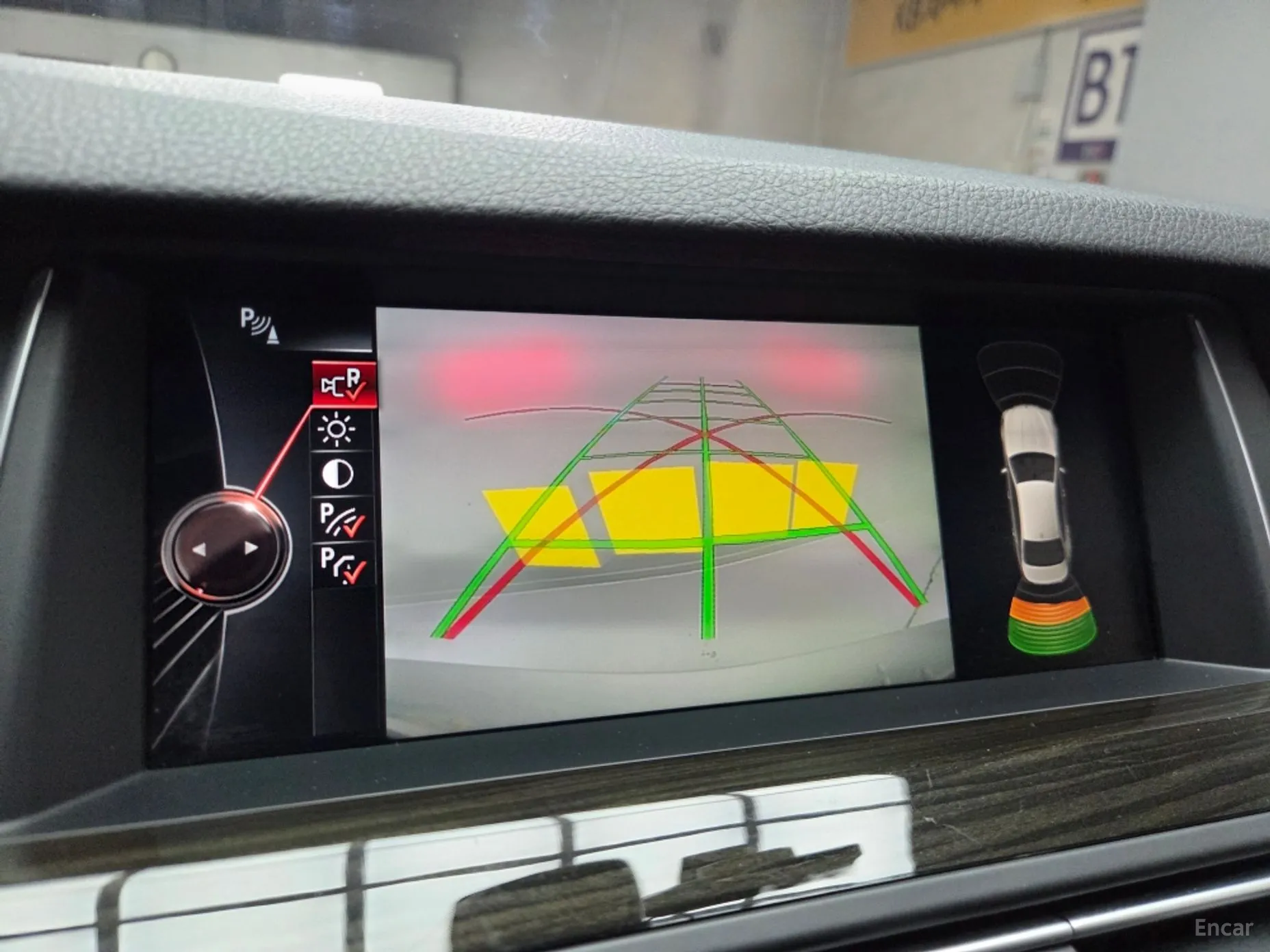 BMW 5 Series (F10) превью 11