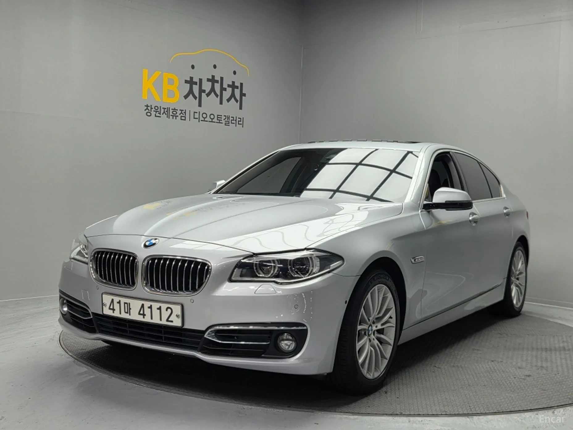 BMW 5 Series (F10) превью 3