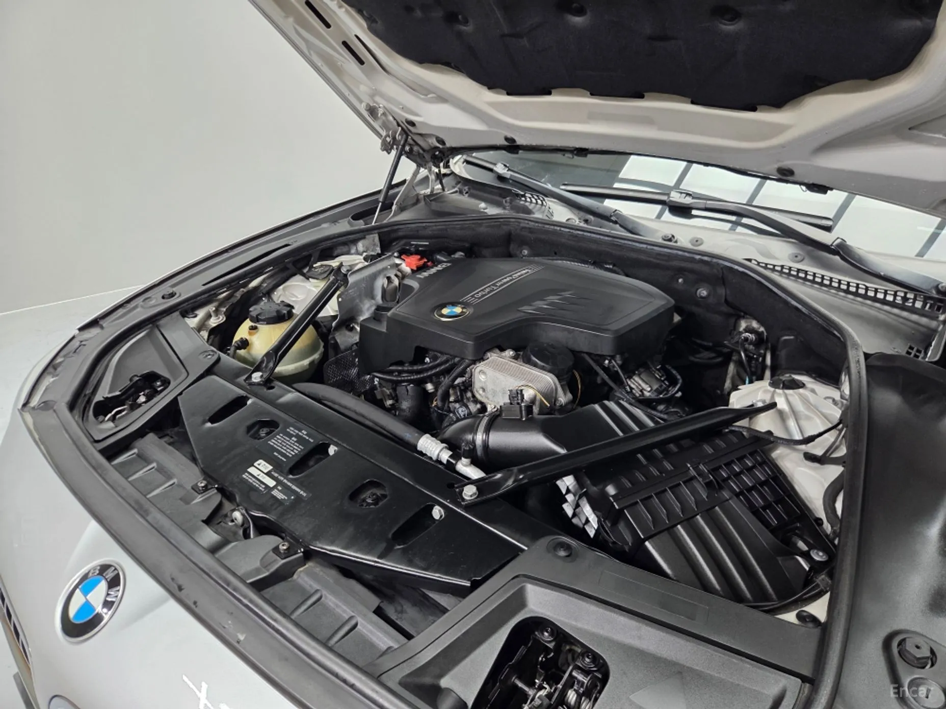 BMW 5 Series (F10) превью 7
