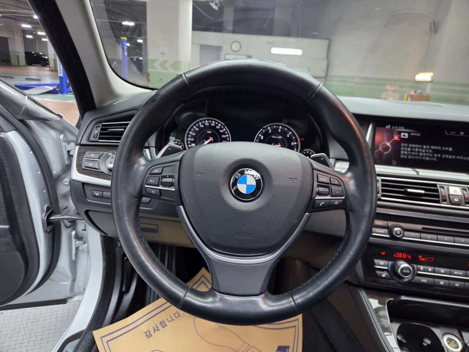 BMW 5 Series (F10) превью 8
