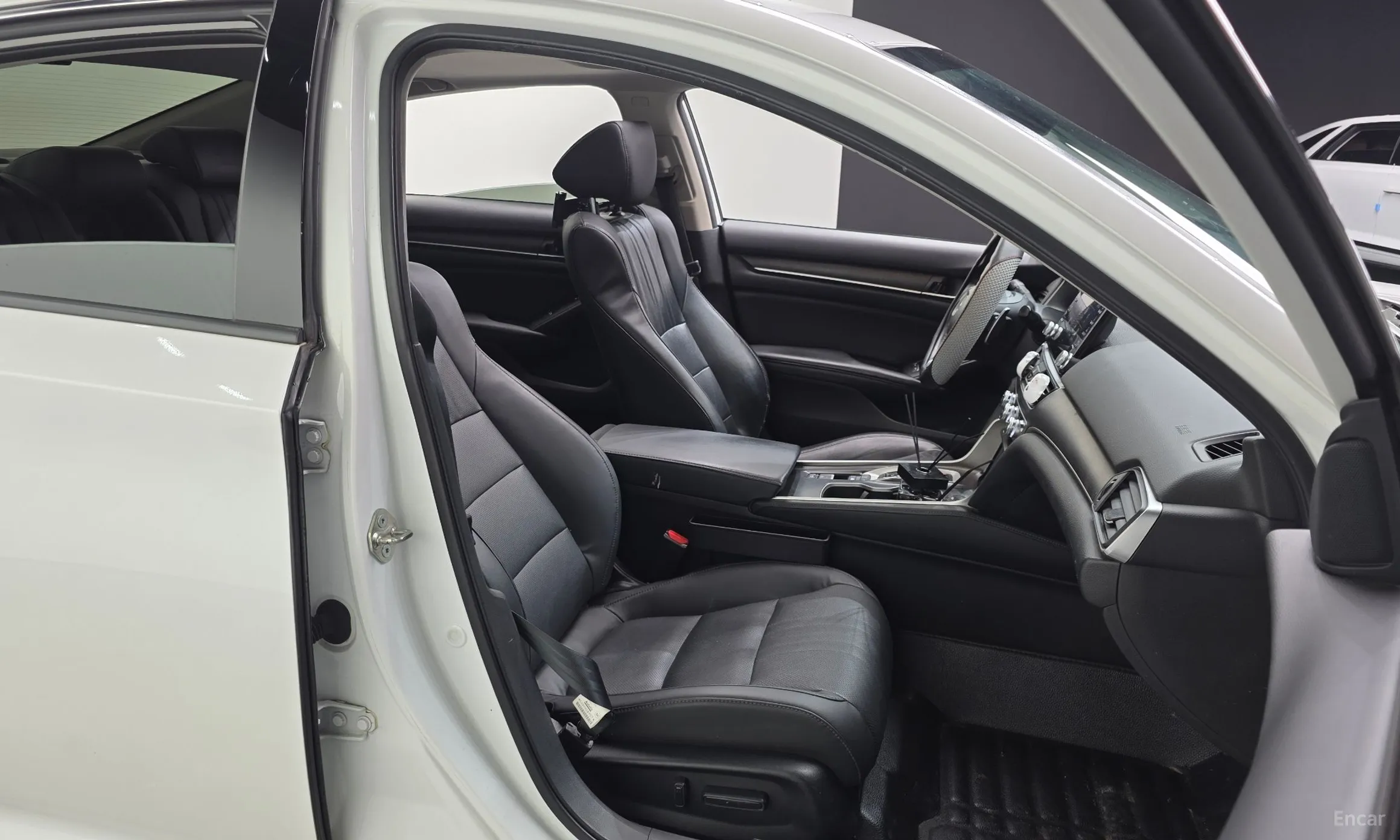 Honda Accord 10th Generation превью 12