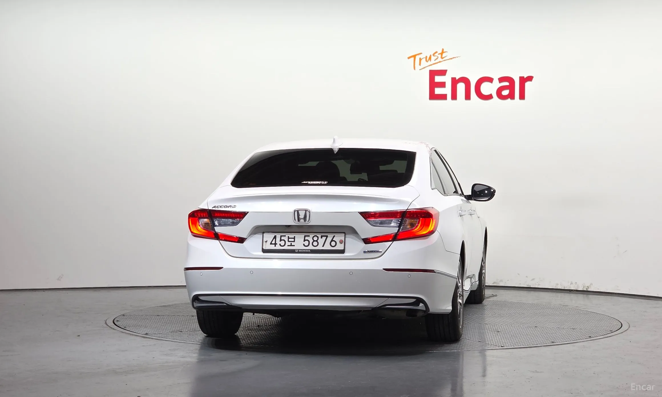 Honda Accord 10th Generation превью 4