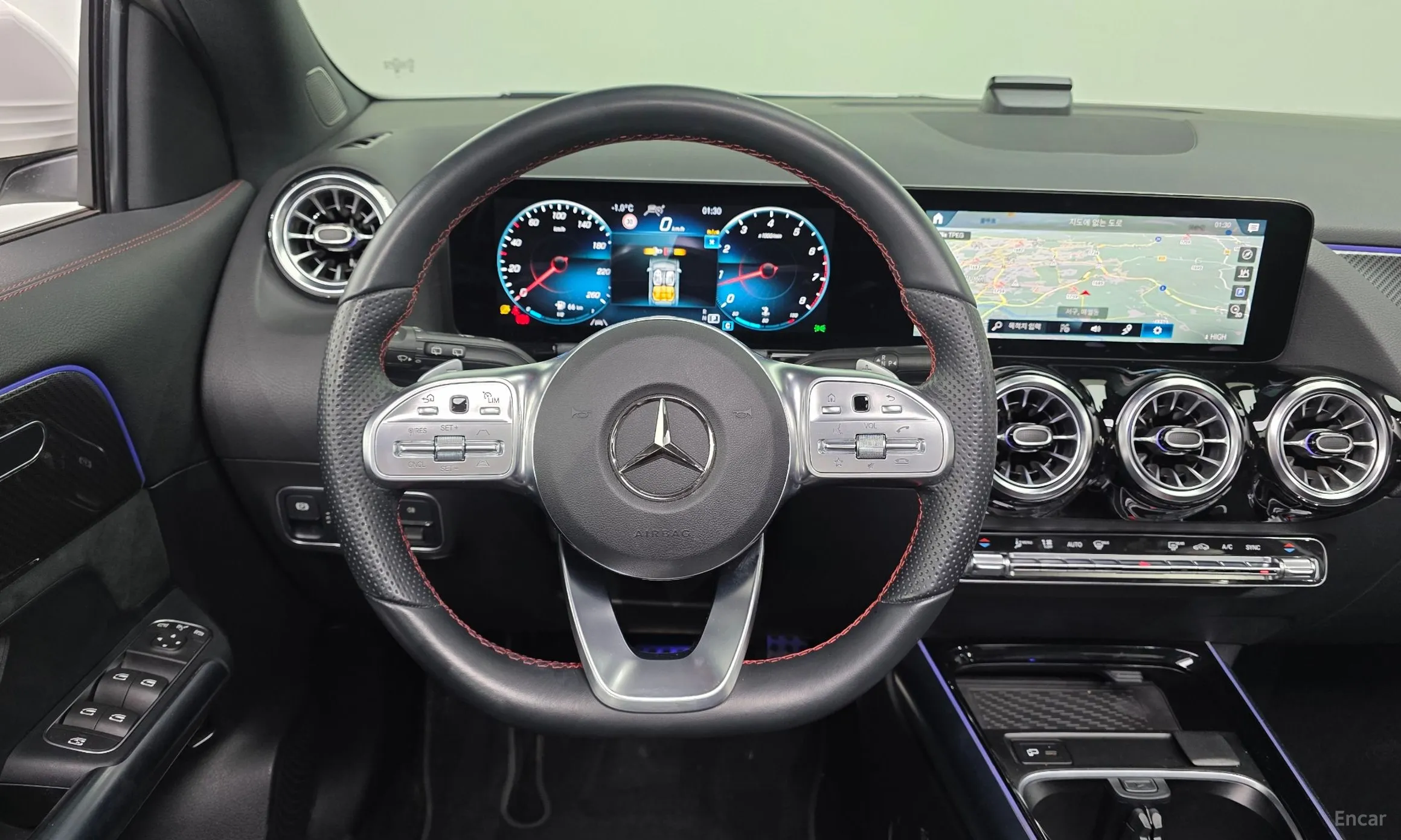 Mercedes Benz GLA-Class H247 превью 13