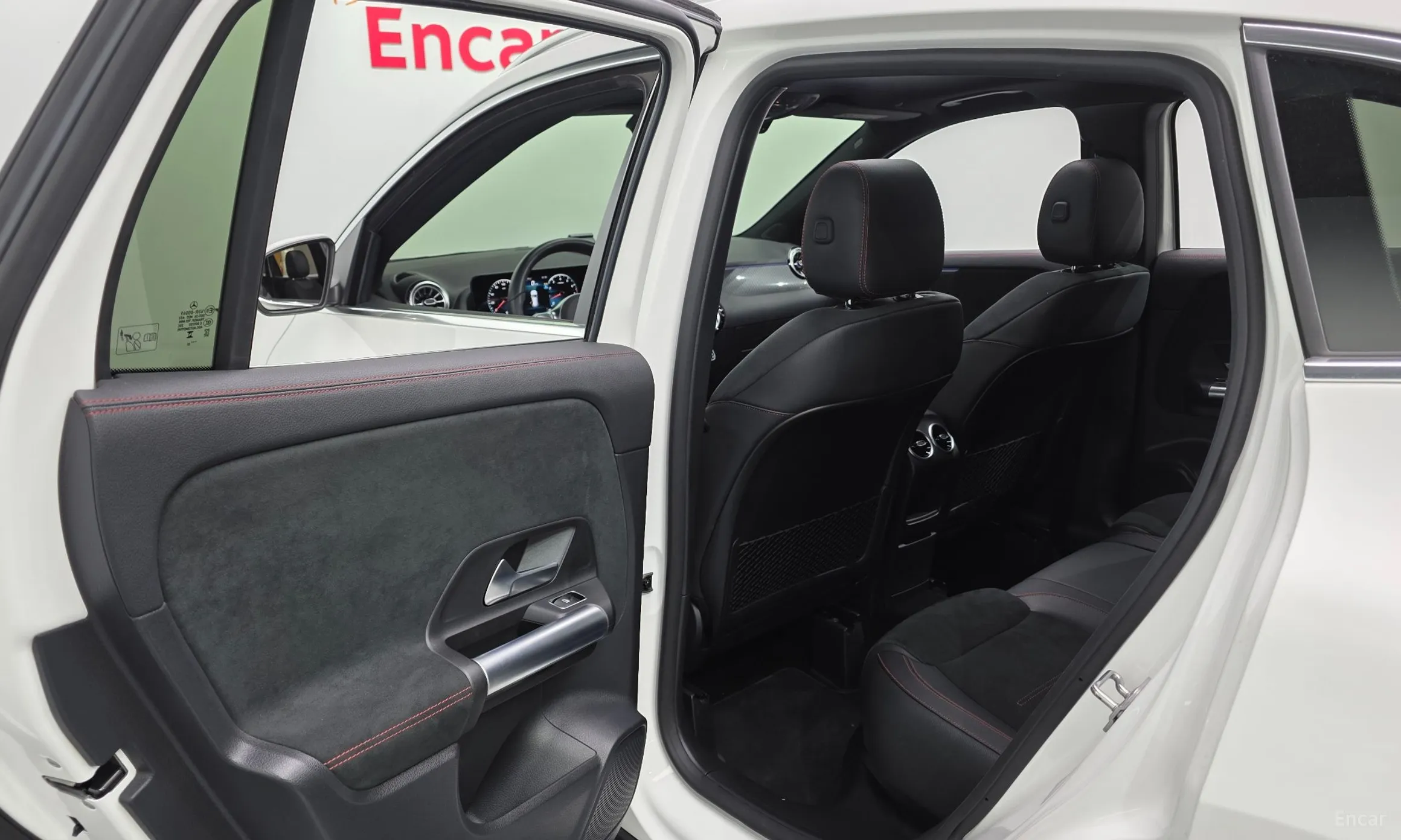 Mercedes Benz GLA-Class H247 превью 18