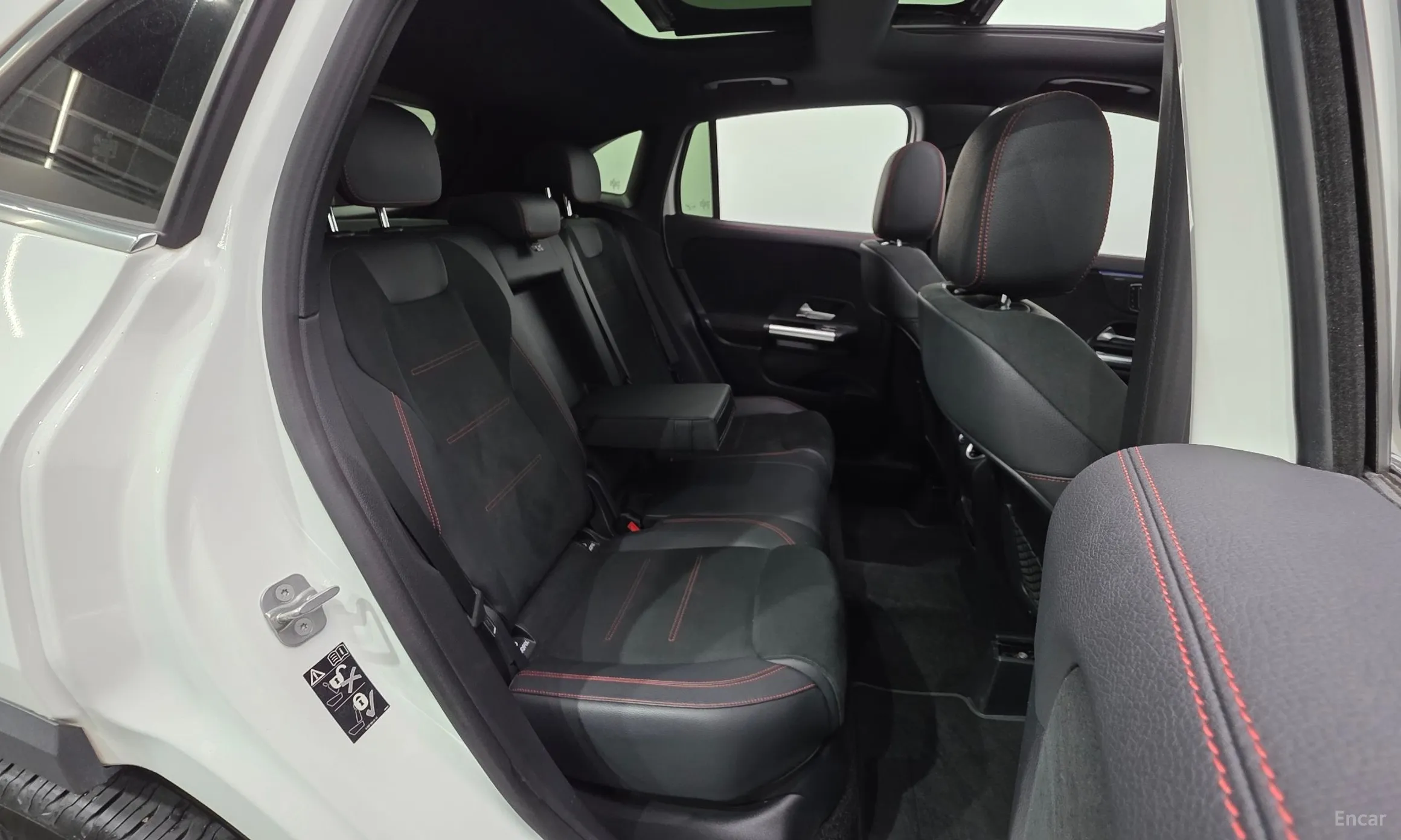 Mercedes Benz GLA-Class H247 превью 19