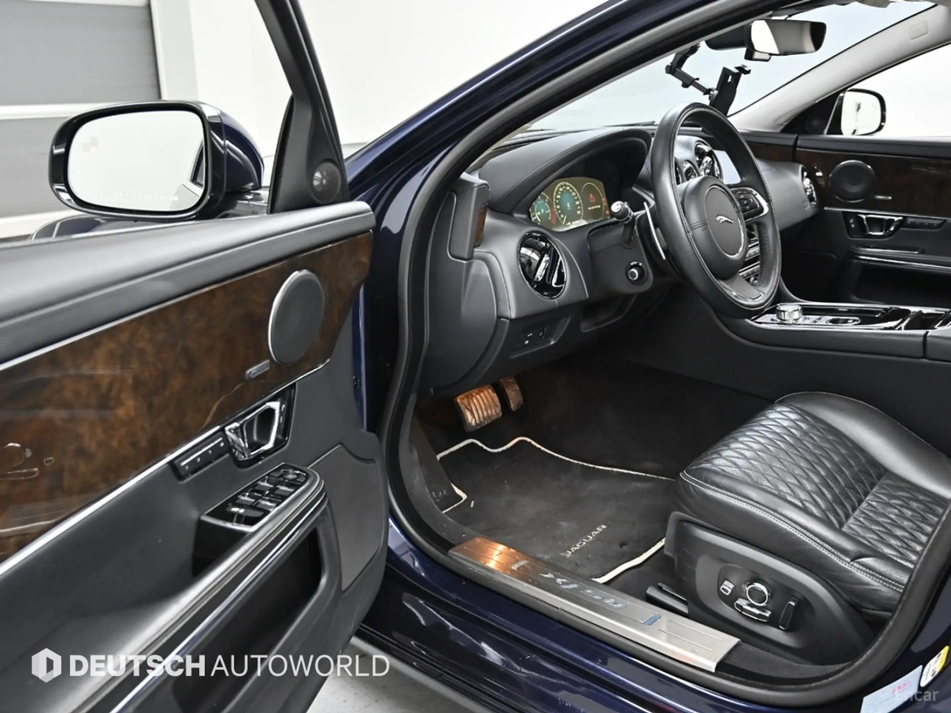 Jaguar All New XJ превью 11