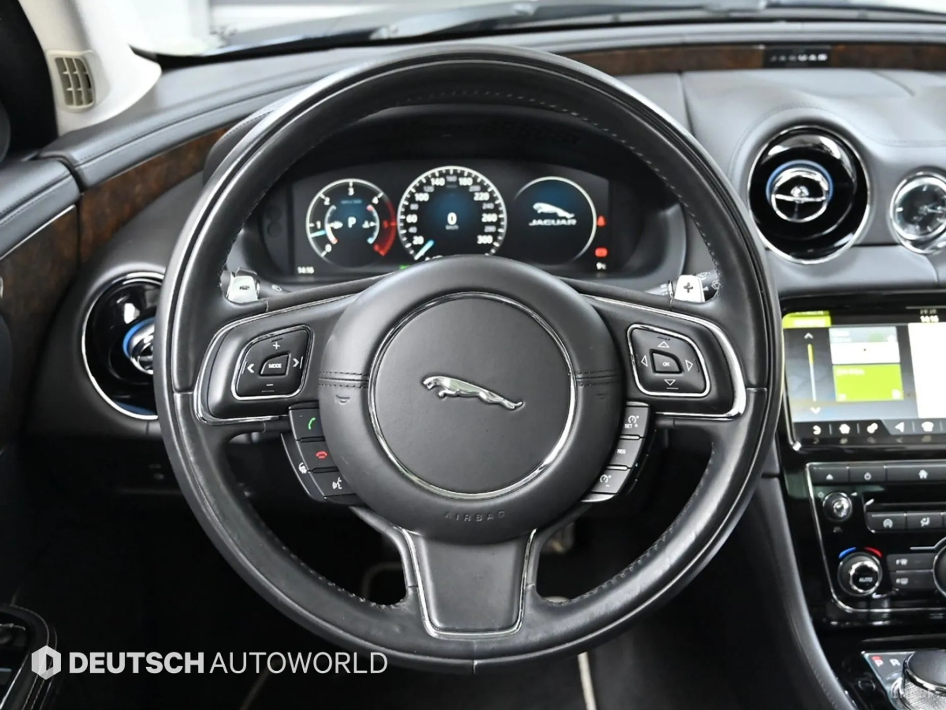 Jaguar All New XJ превью 13