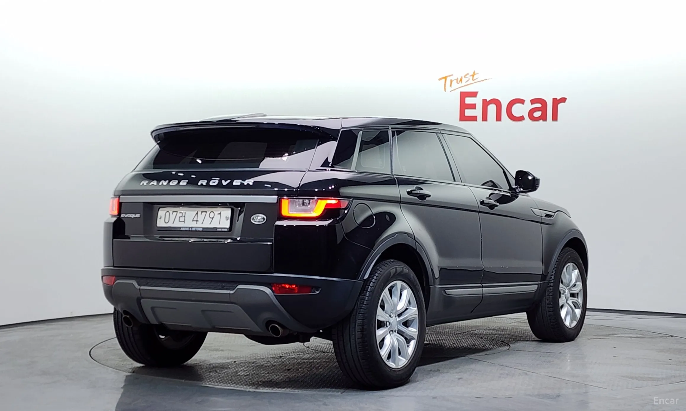 Land Rover Range Rover Evoque превью 2