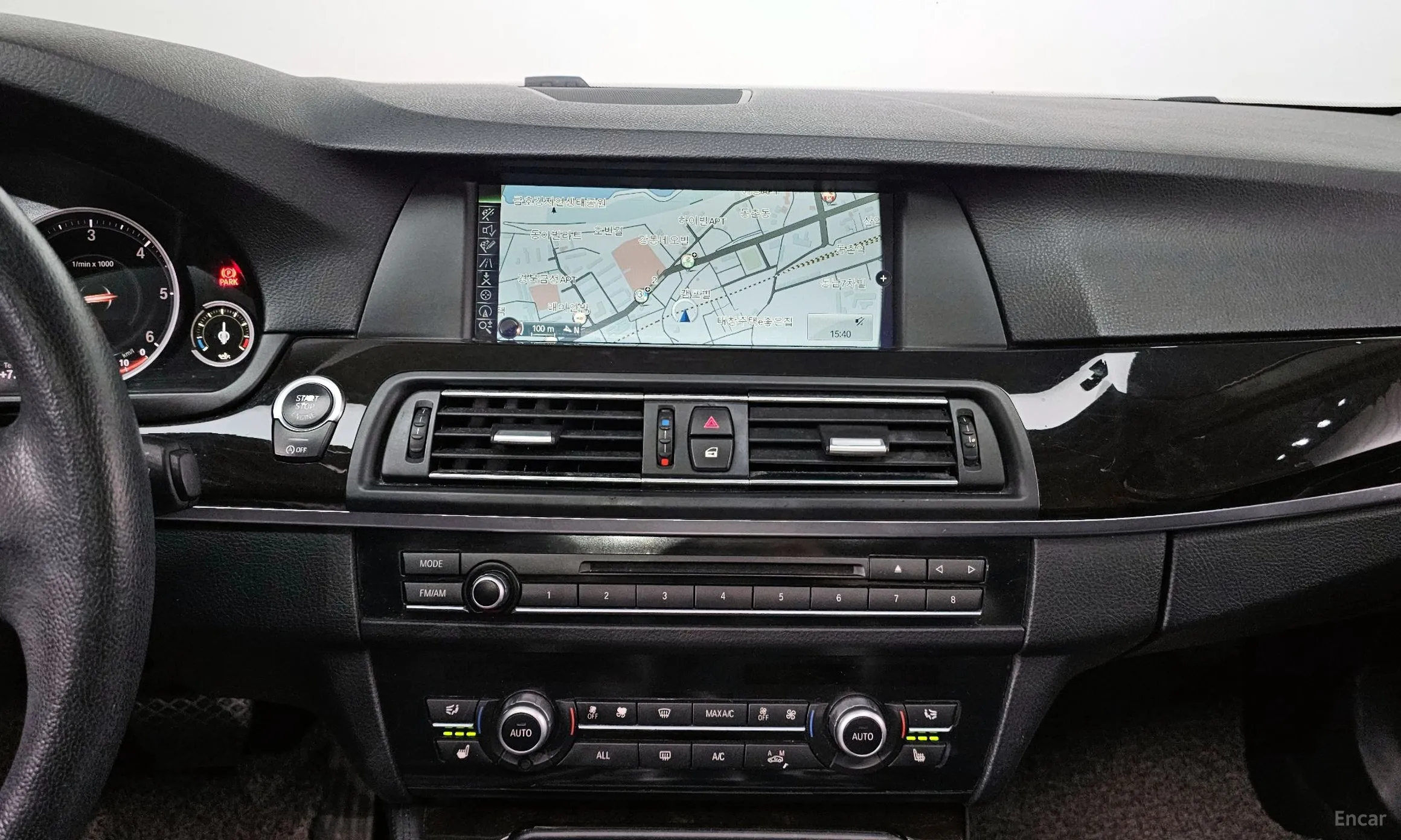 BMW 5 Series (F10) превью 15