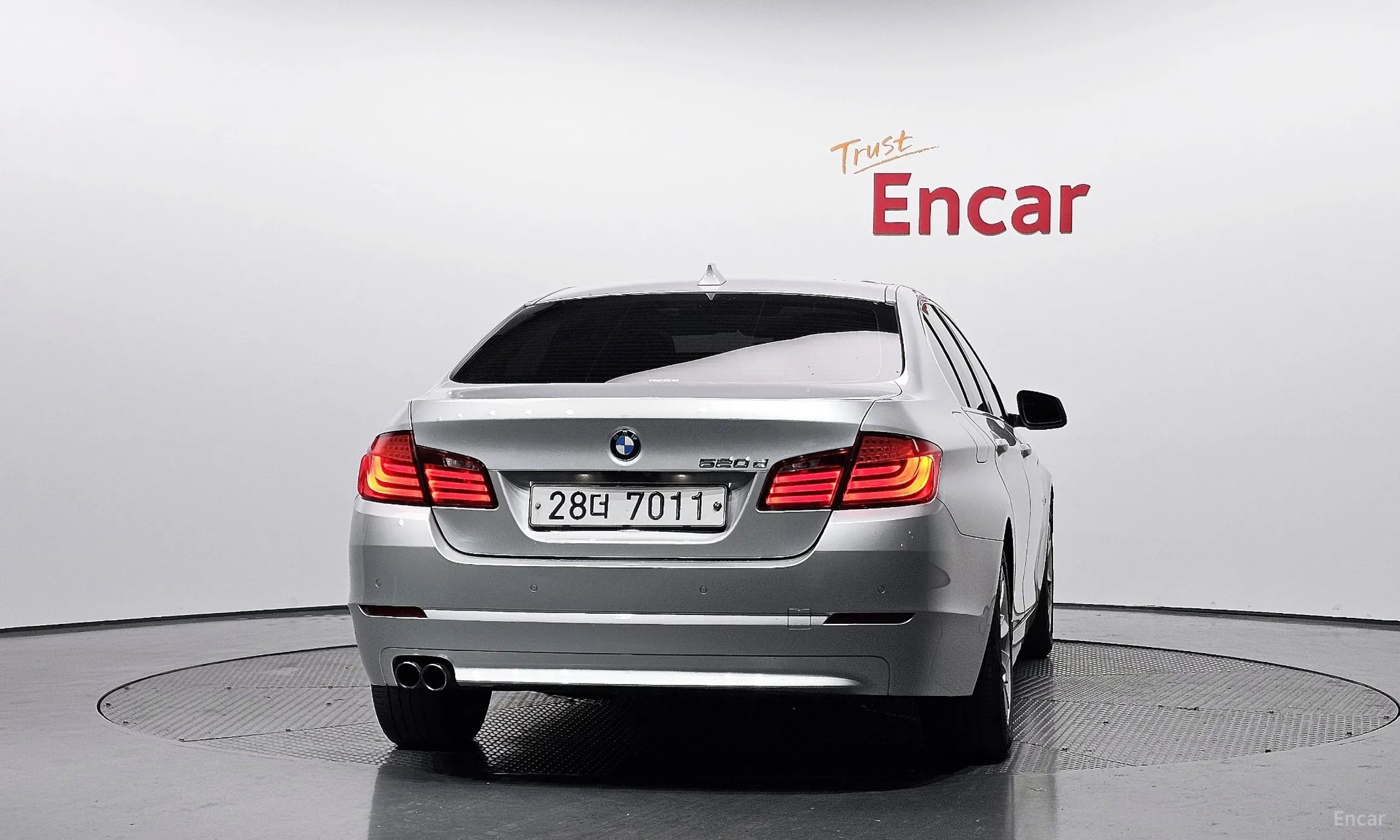 BMW 5 Series (F10) превью 4