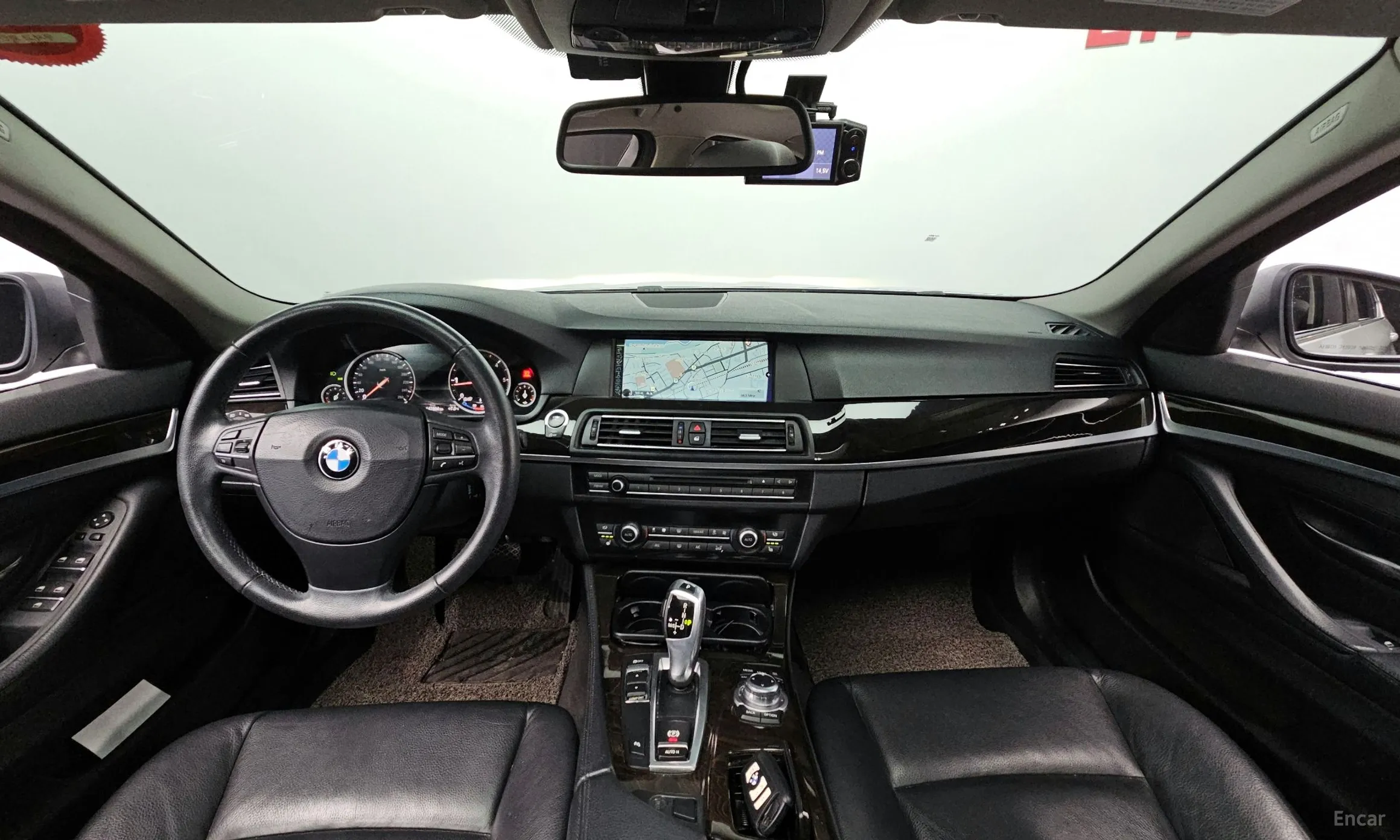 BMW 5 Series (F10) превью 7