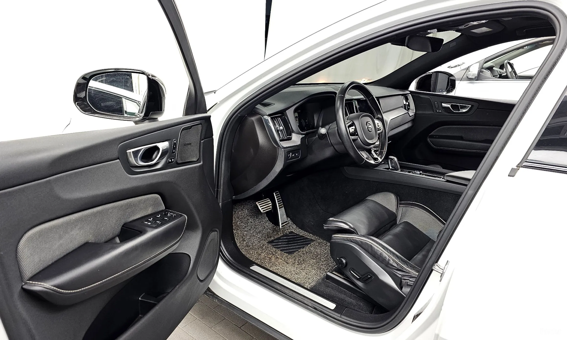 Volvo XC60 Gen 2 превью 10