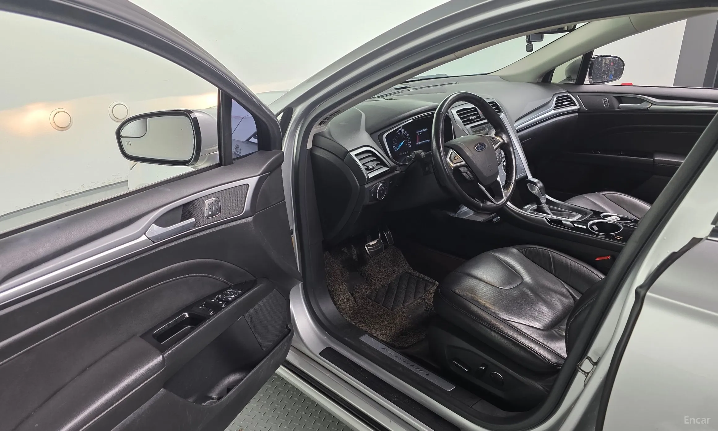 Ford Fusion превью 11