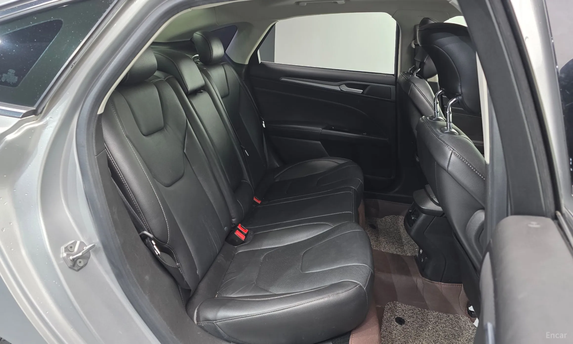 Ford Fusion превью 12