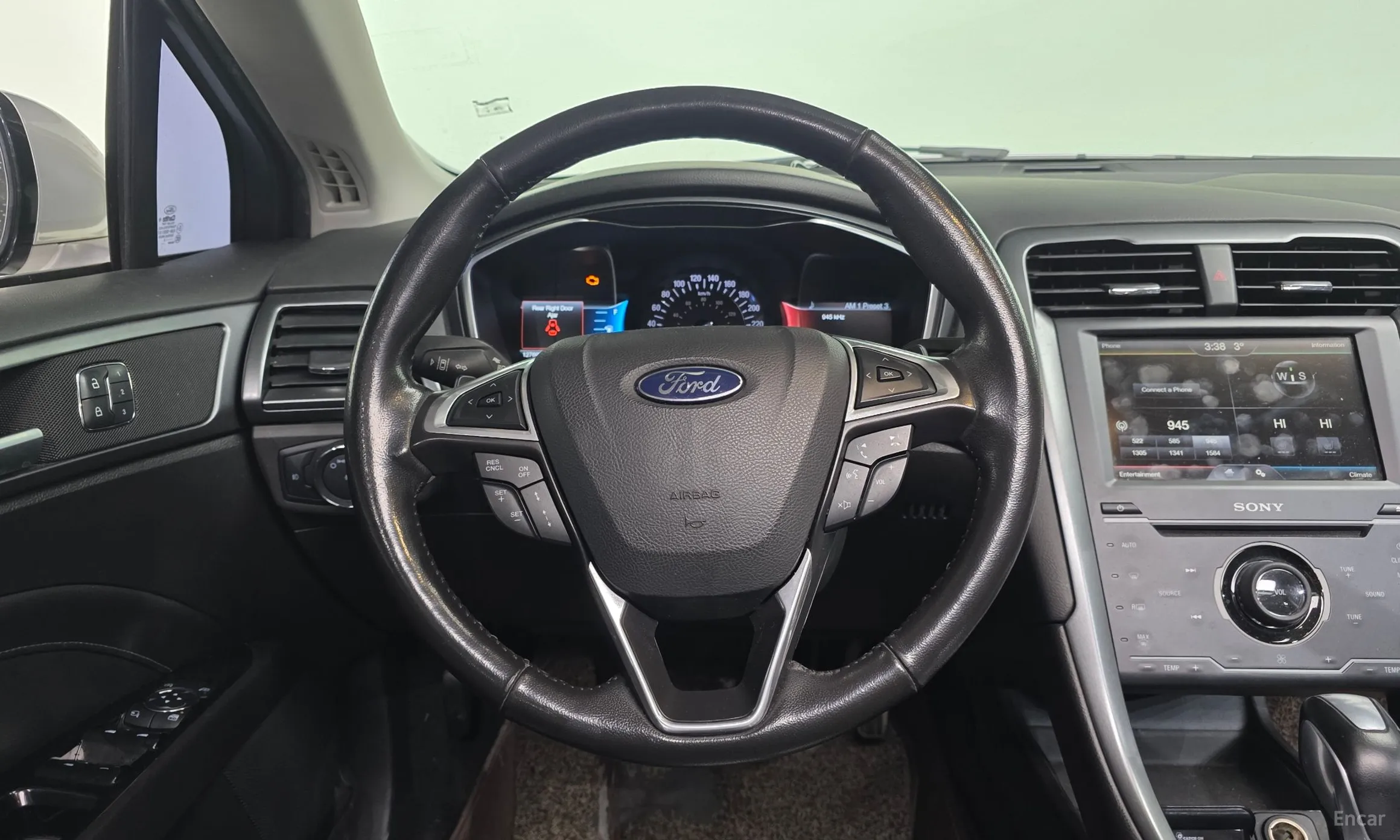 Ford Fusion превью 13
