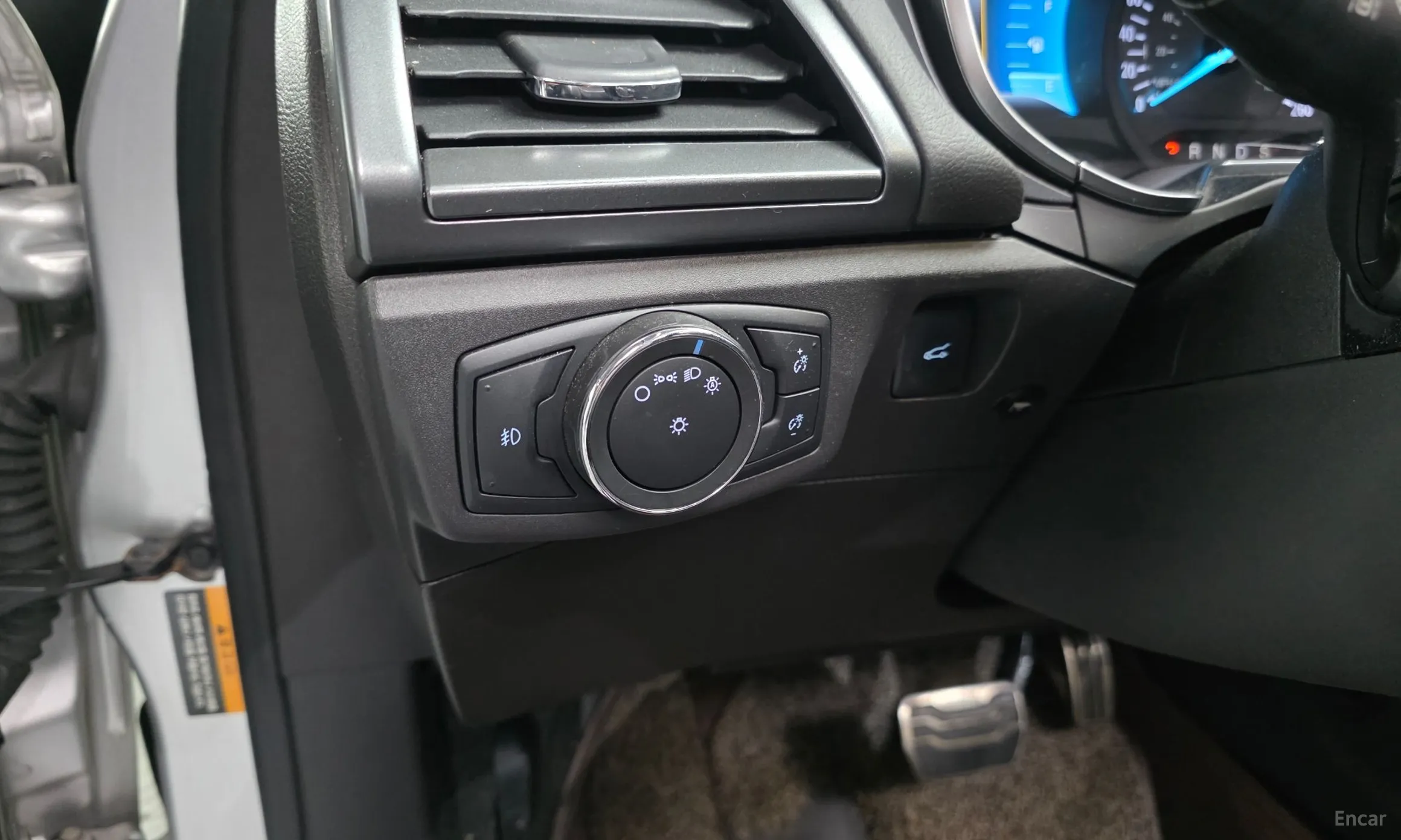 Ford Fusion превью 19