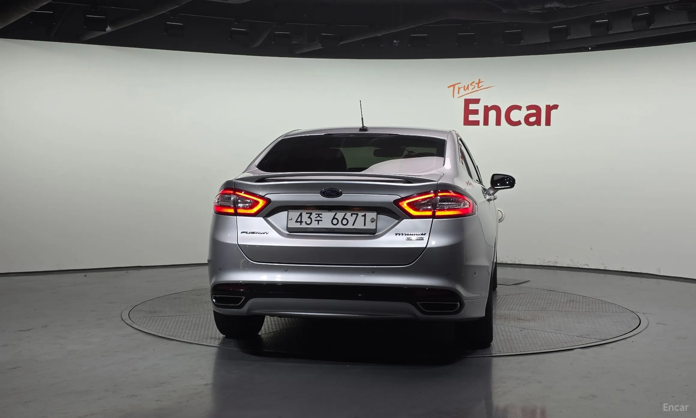 Ford Fusion превью 4