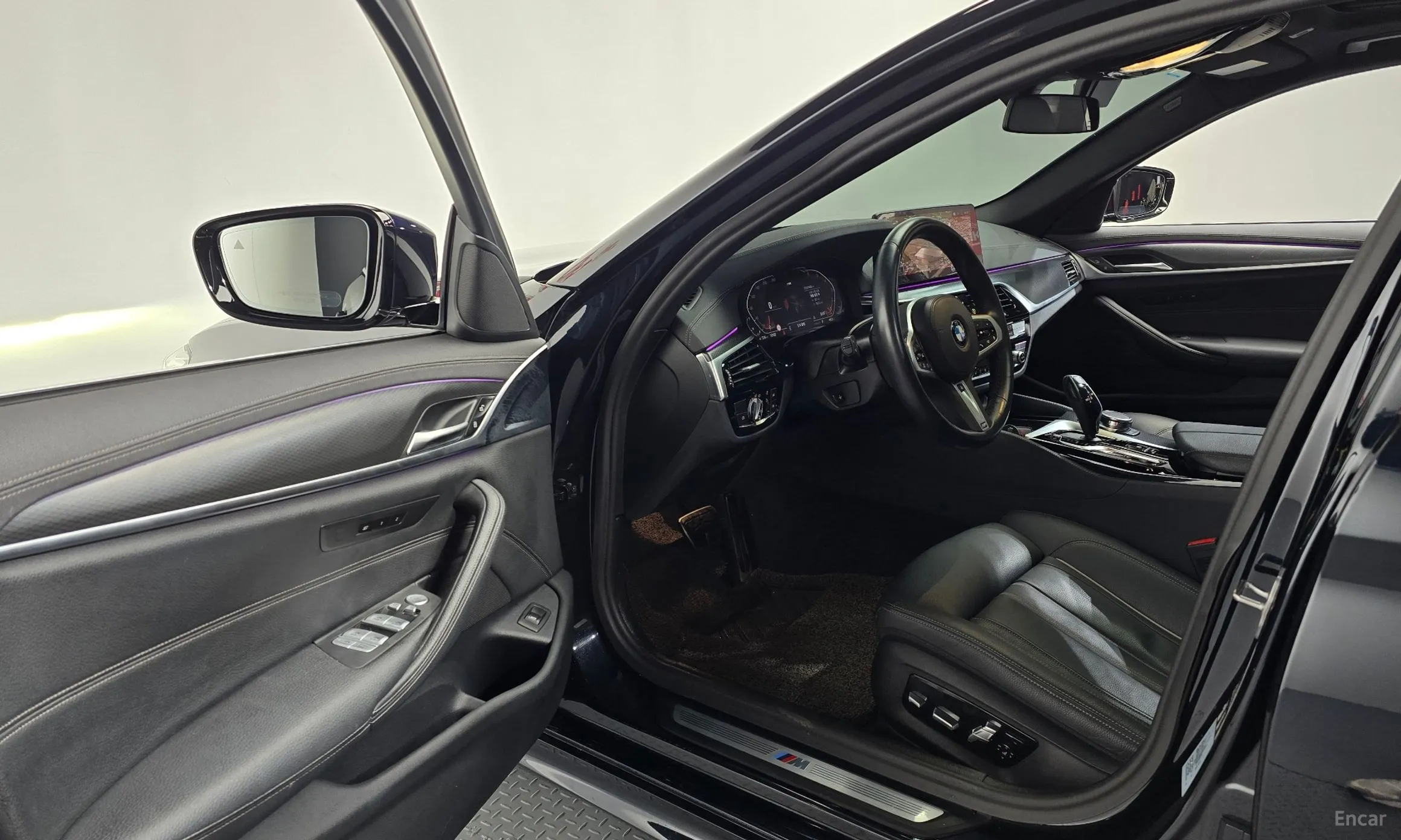 BMW 5 Series (G30) превью 10