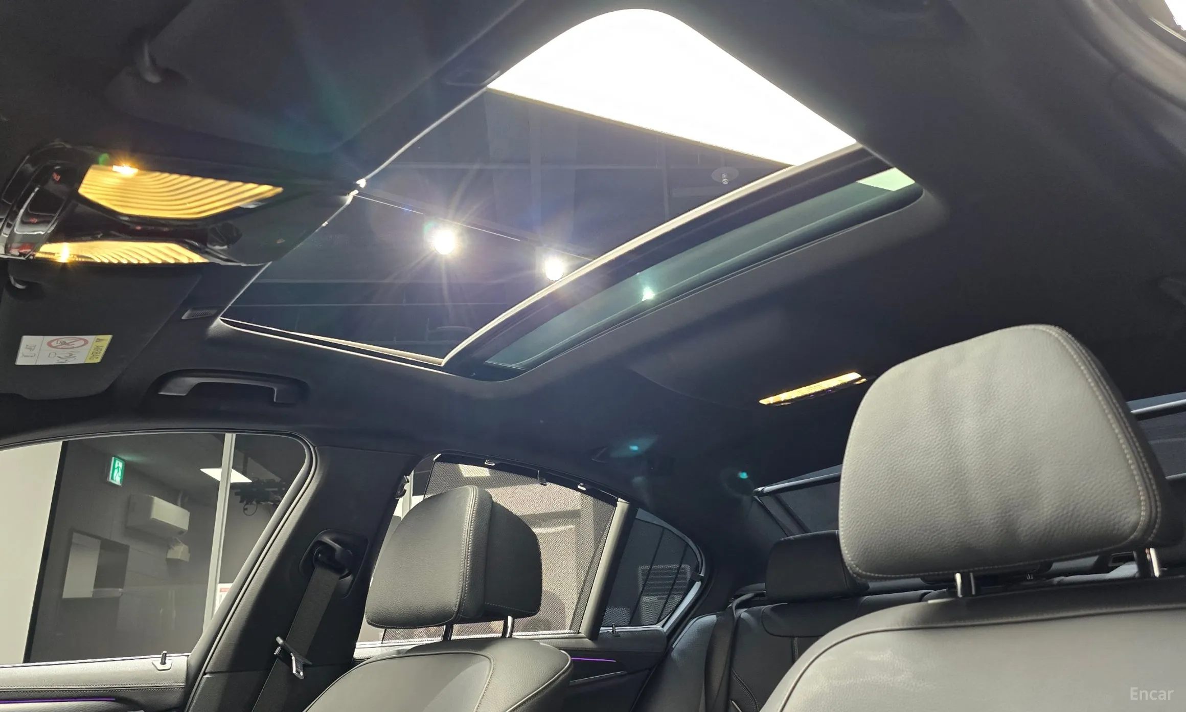 BMW 5 Series (G30) превью 19