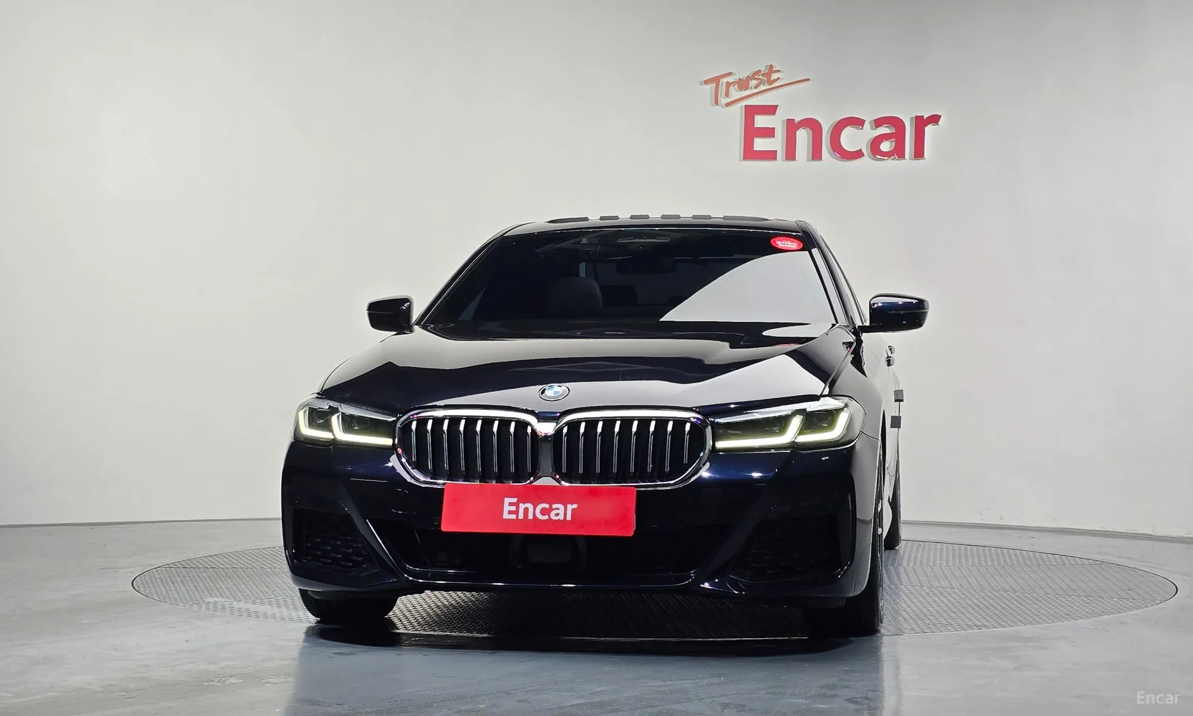 BMW 5 Series (G30) превью 3