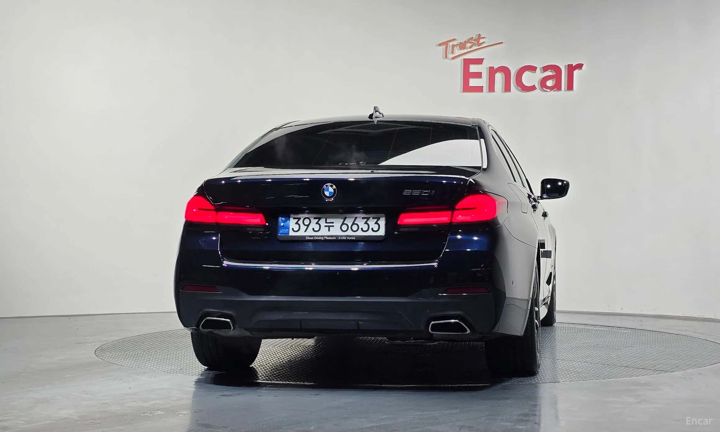 BMW 5 Series (G30) превью 4