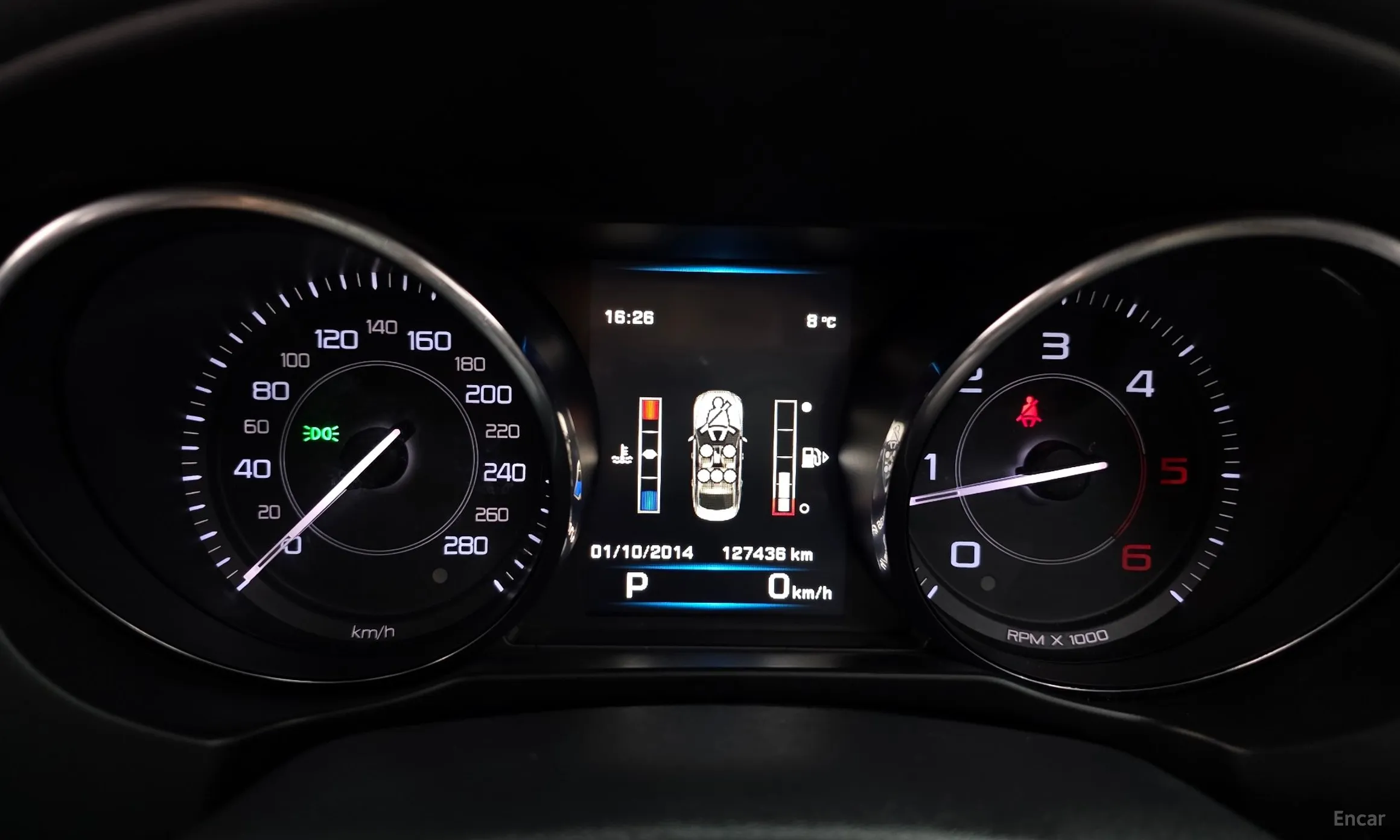 Jaguar XE превью 8