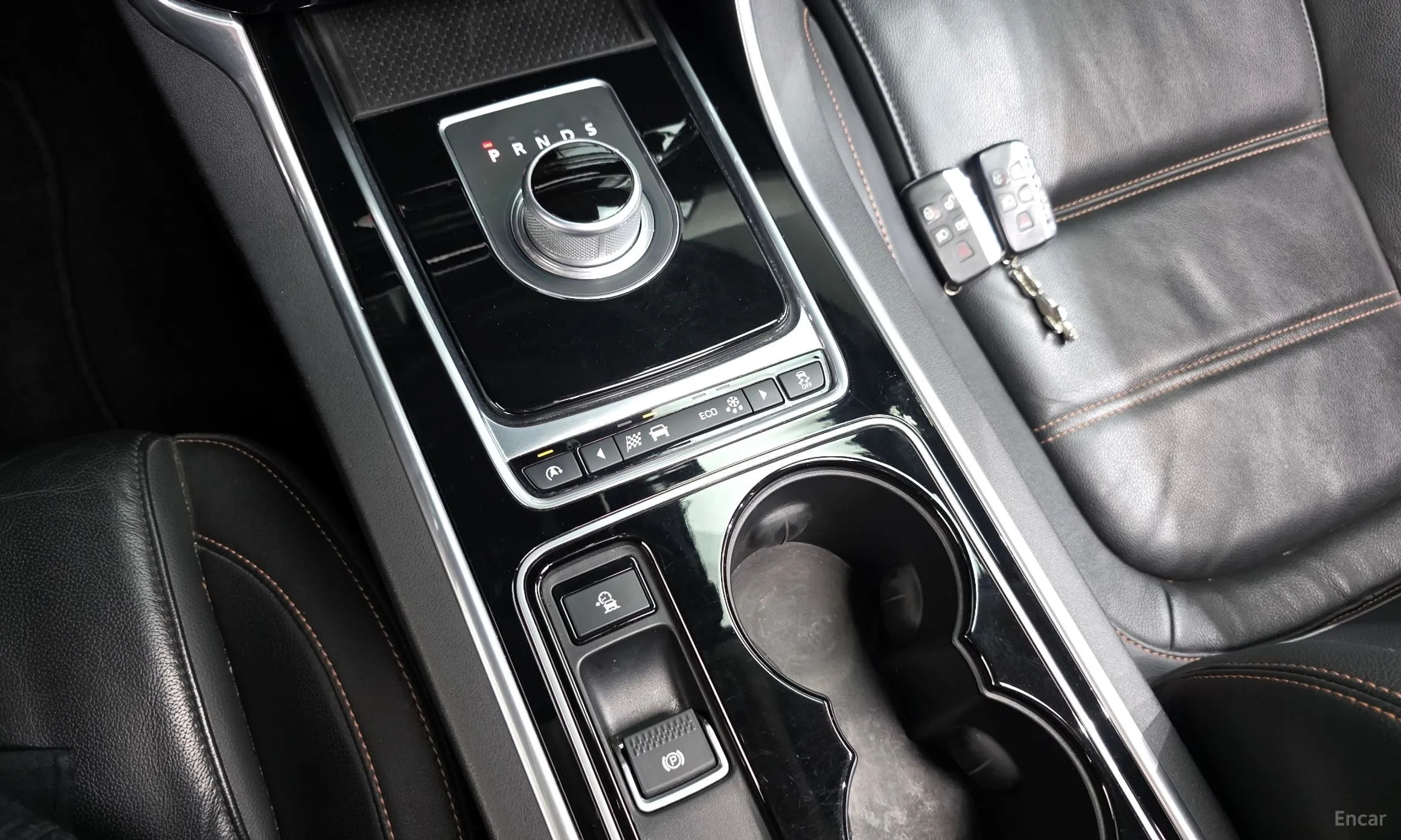 Jaguar XE превью 9
