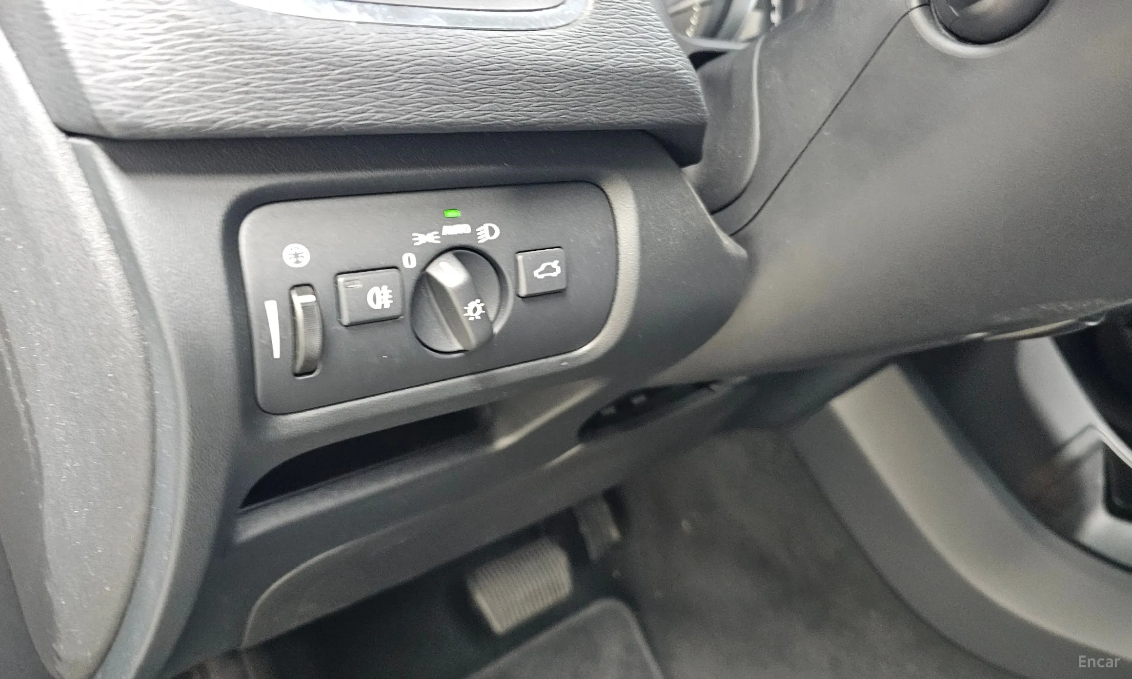 Volvo V40 превью 14