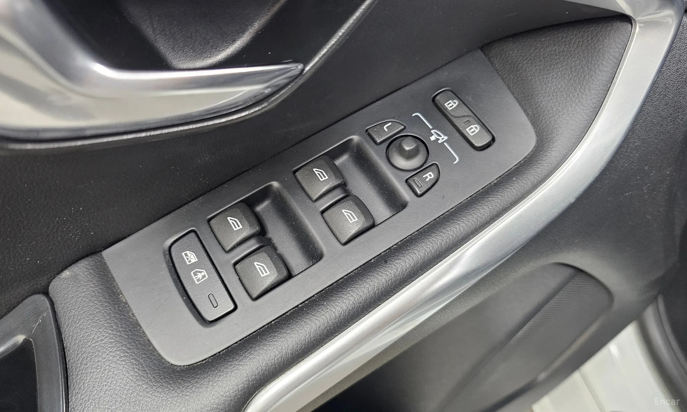 Volvo V40 превью 15