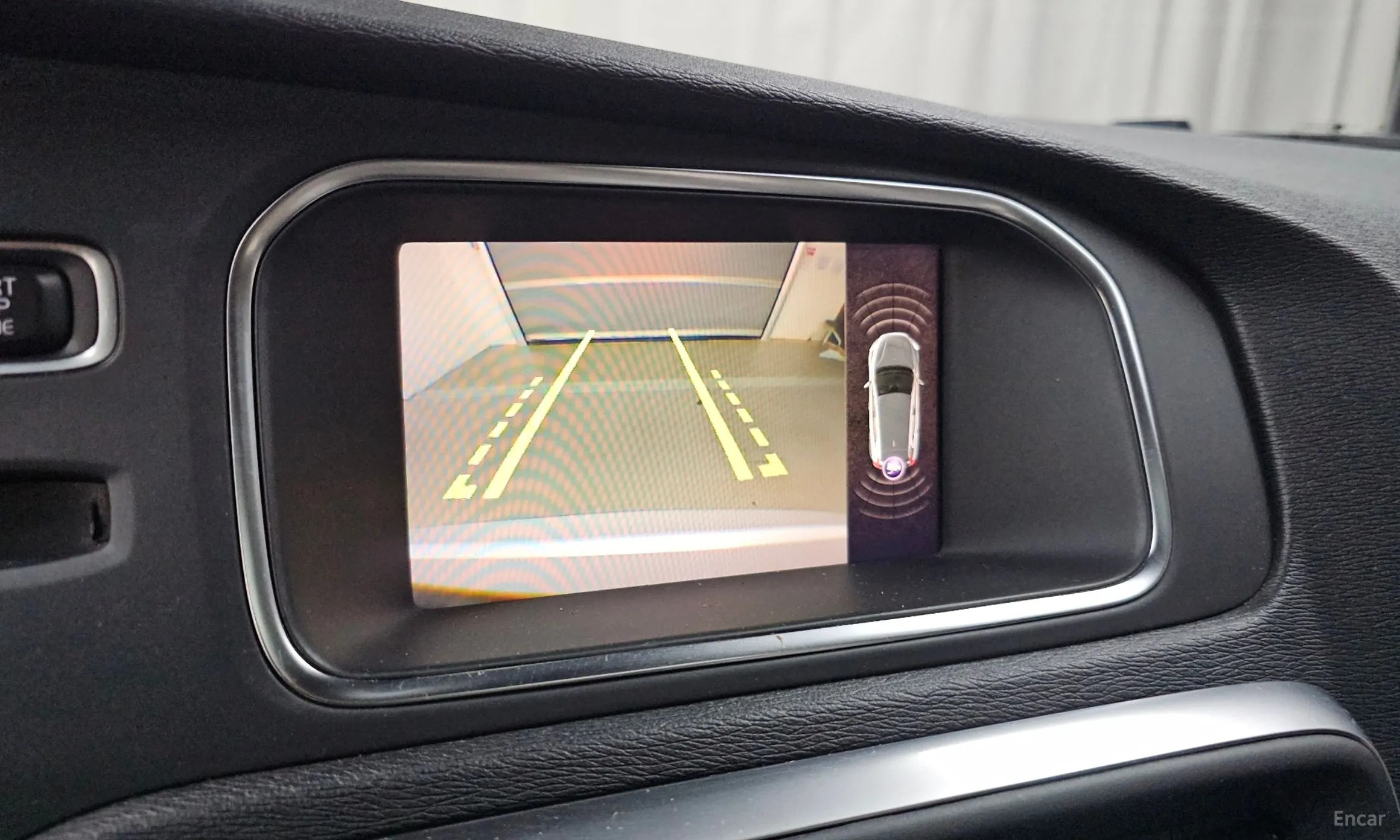 Volvo V40 превью 16