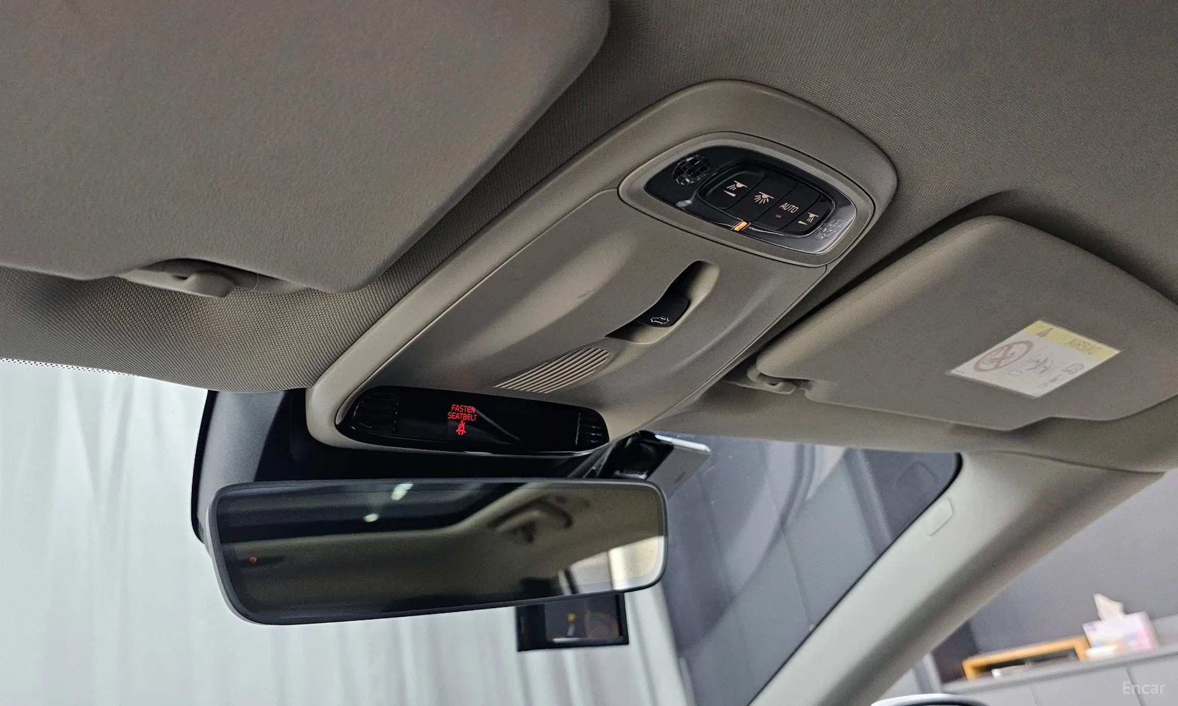 Volvo V40 превью 18