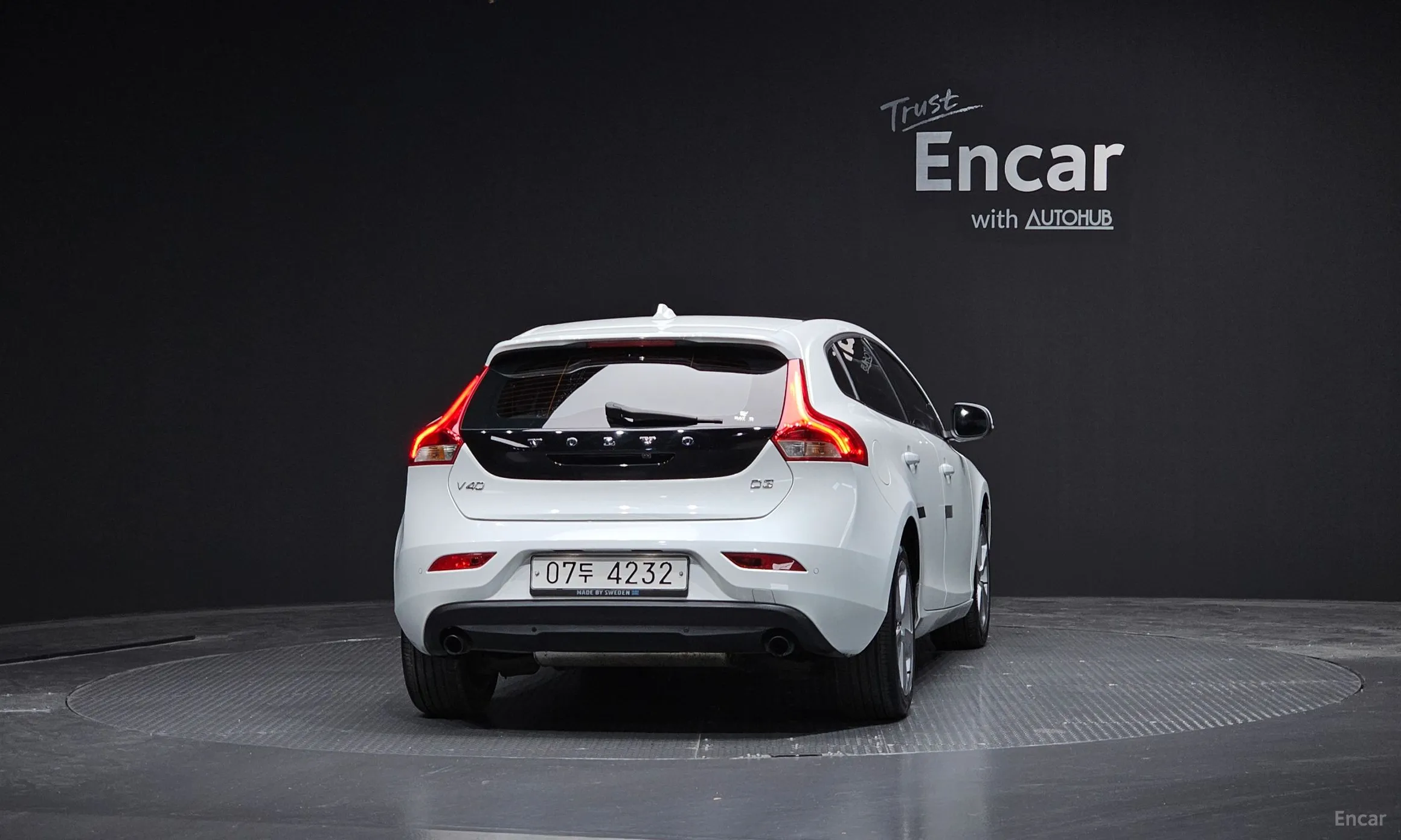 Volvo V40 превью 4
