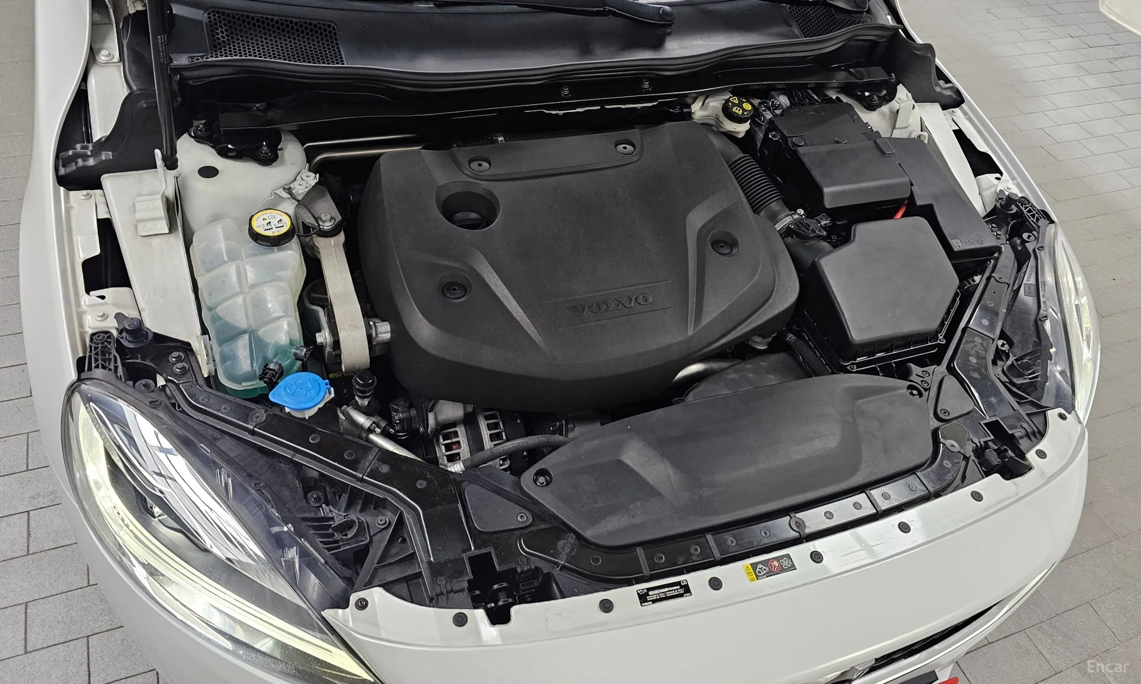 Volvo V40 превью 6