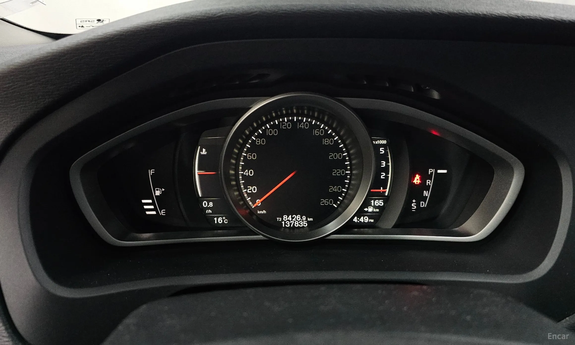 Volvo V40 превью 8