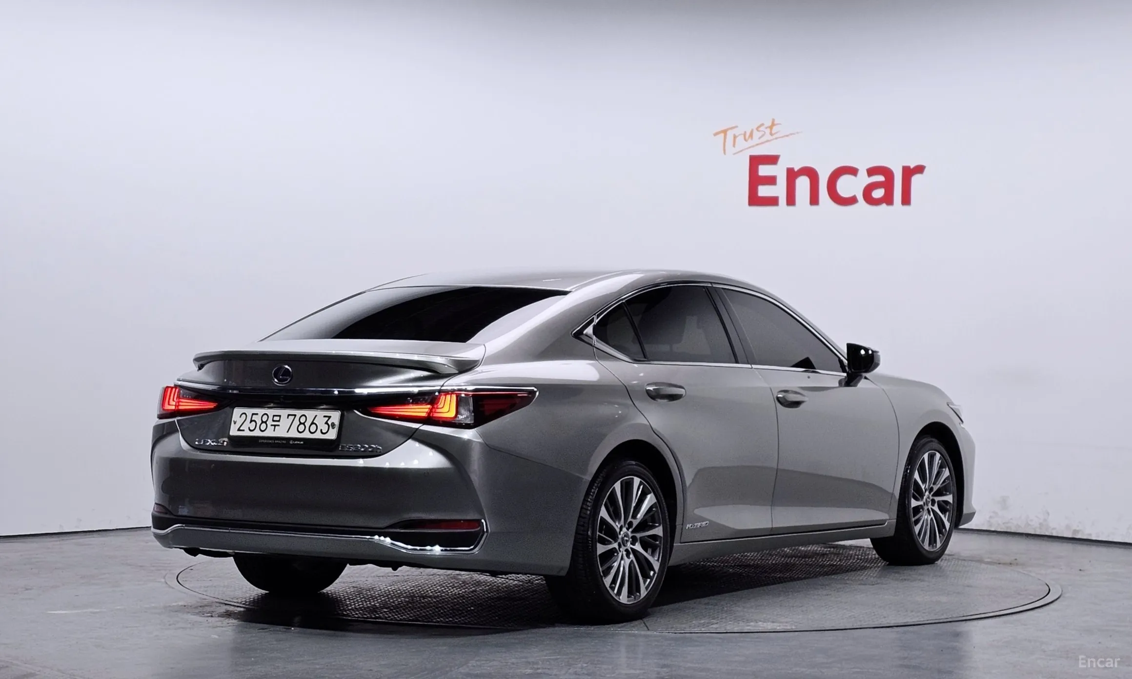 Lexus ES300h 7th Generation