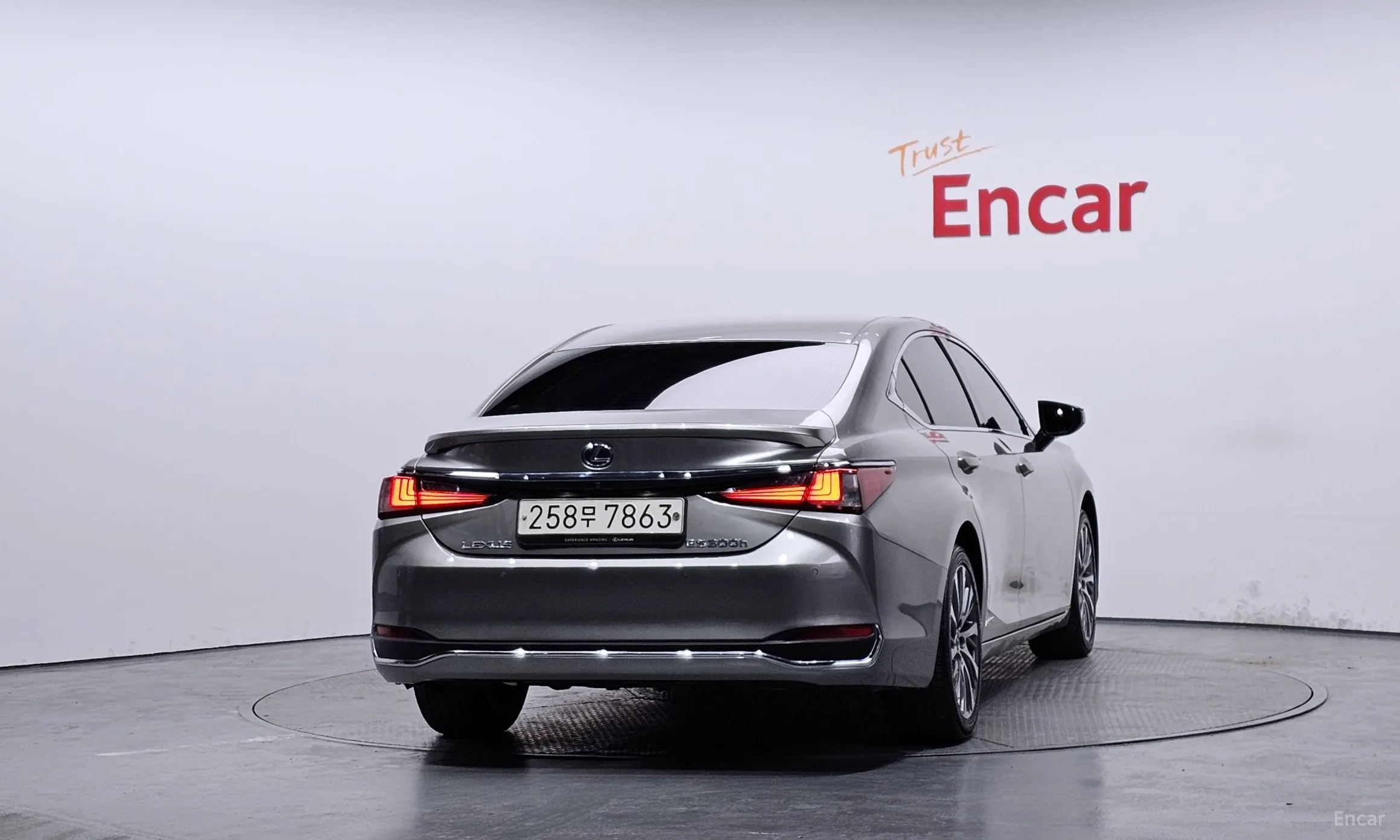 Lexus ES300h 7th Generation превью 4