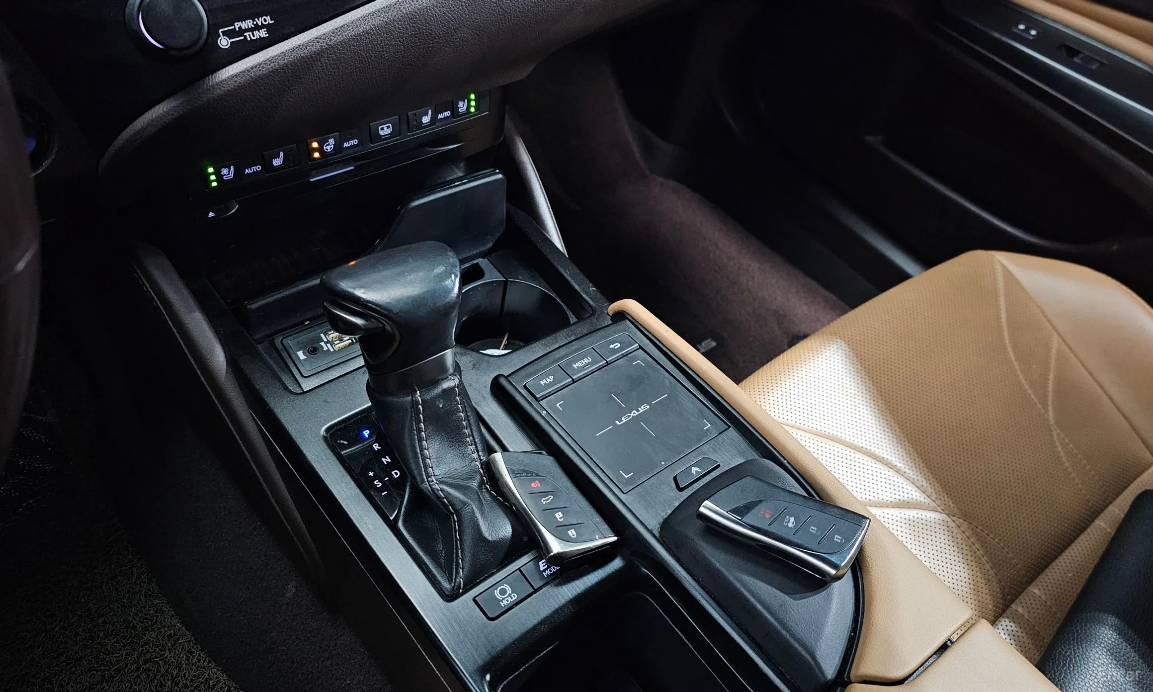 Lexus ES300h 7th Generation превью 9