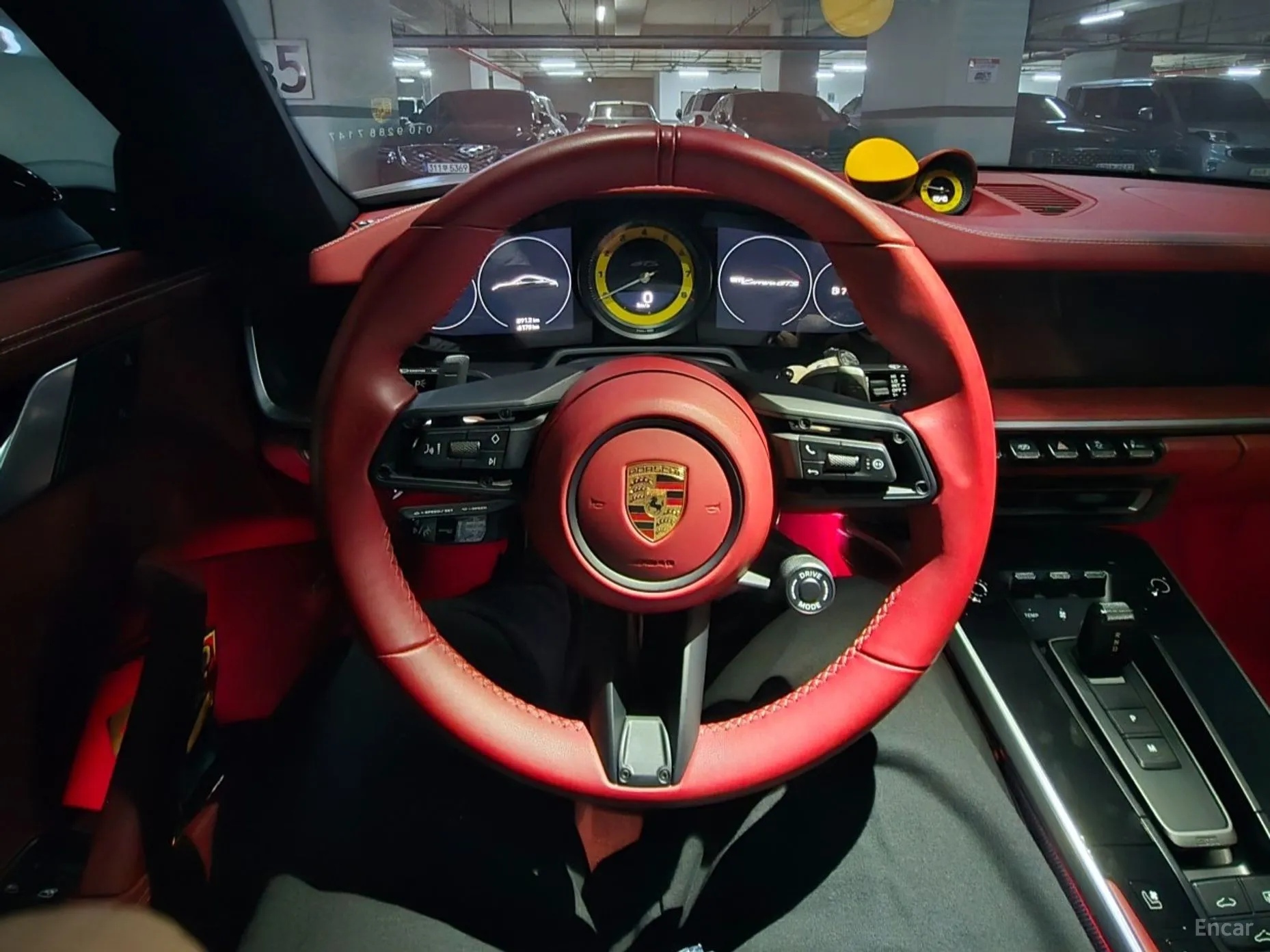 Porsche 911 (992) превью 10