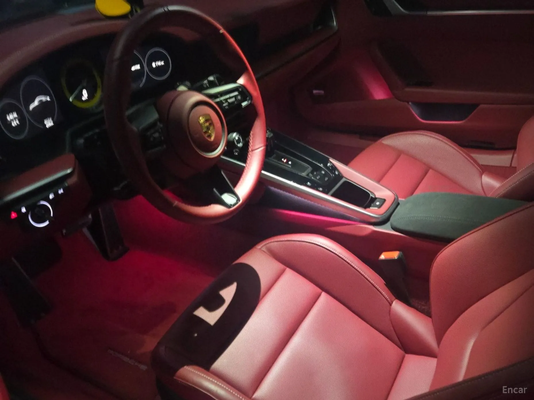 Porsche 911 (992) превью 6