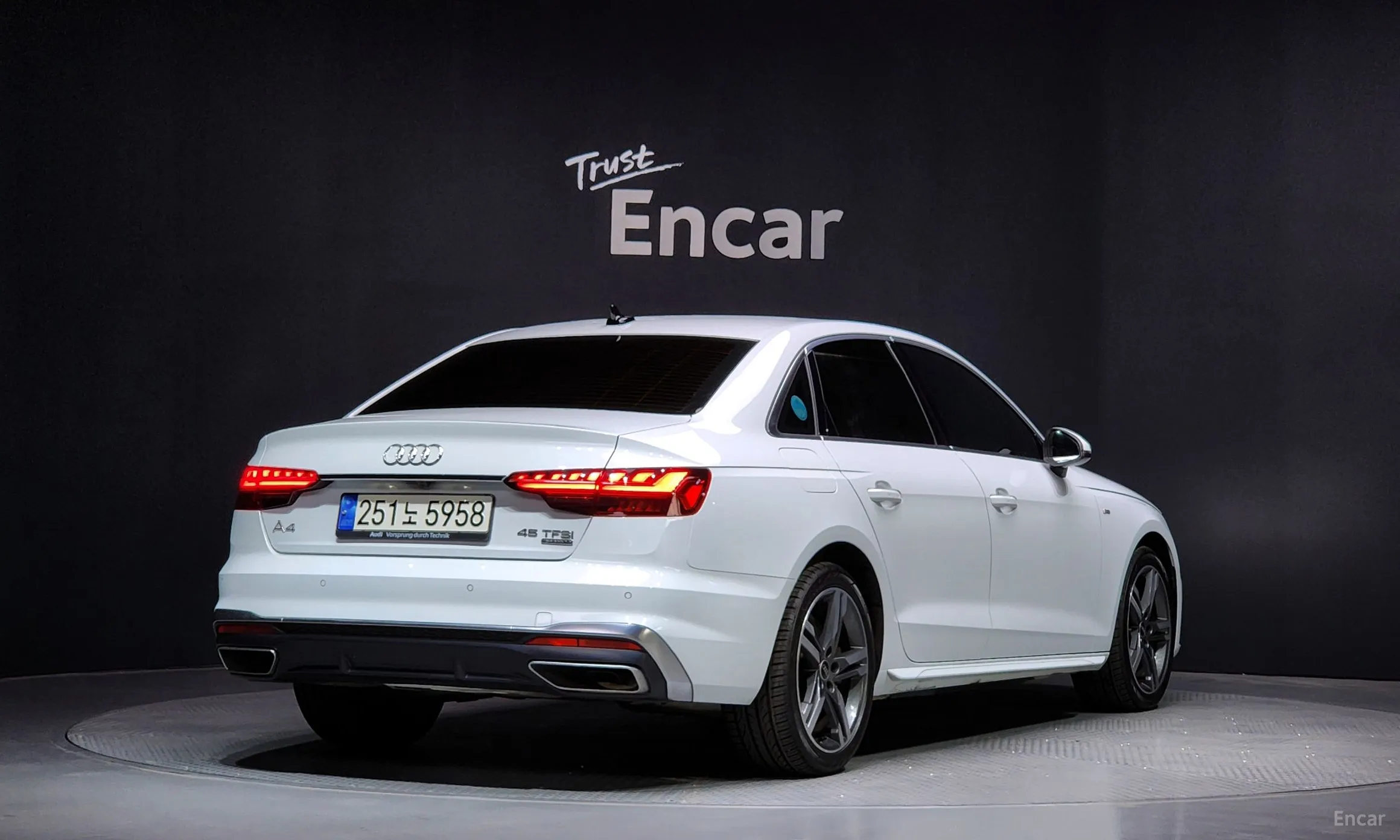 Audi A4 (B9)