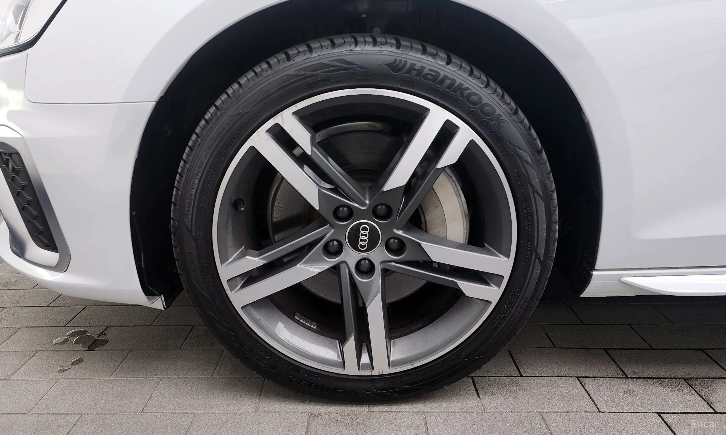 Audi A4 (B9) превью 5