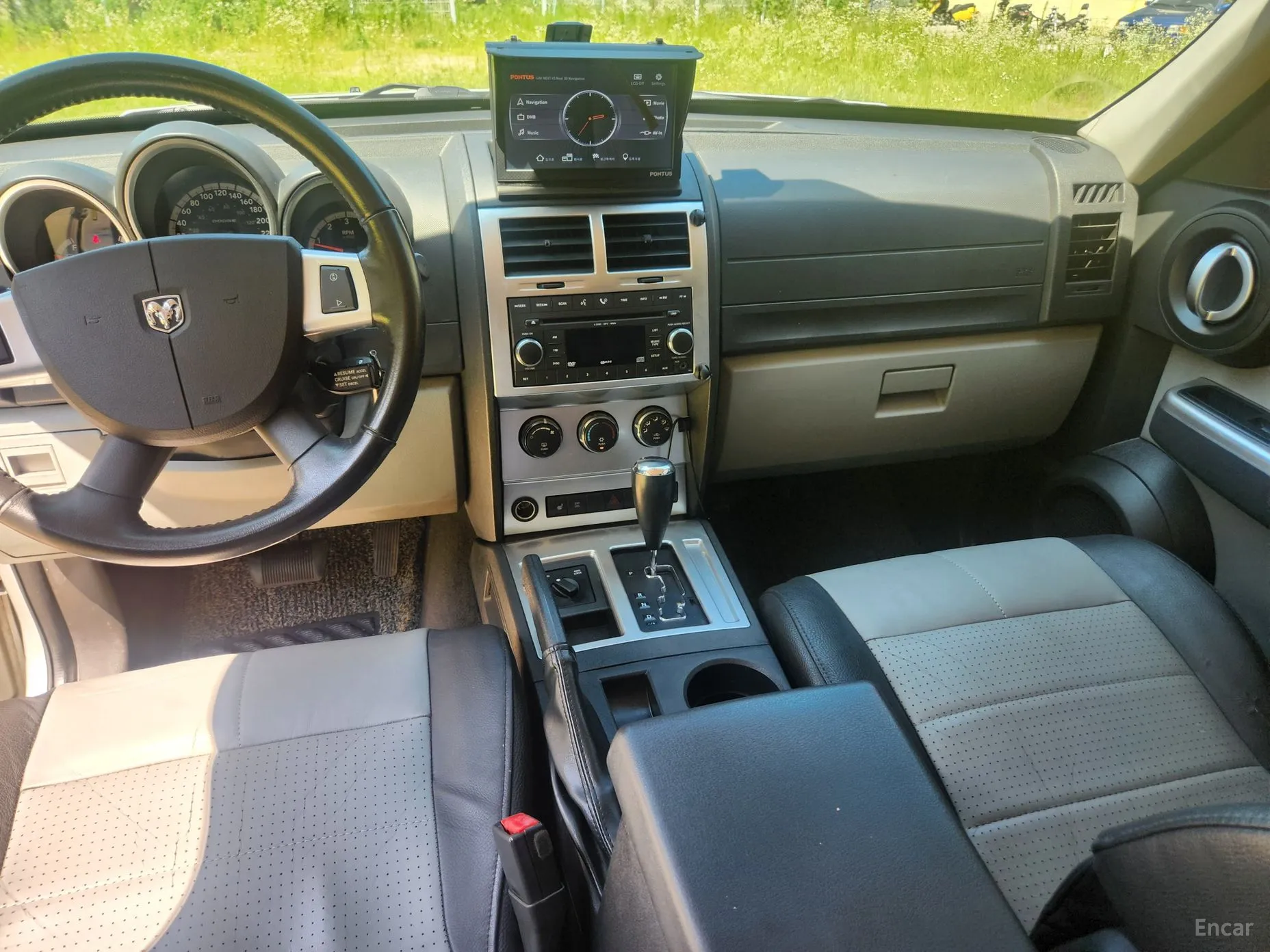 Dodge Nitro превью 11
